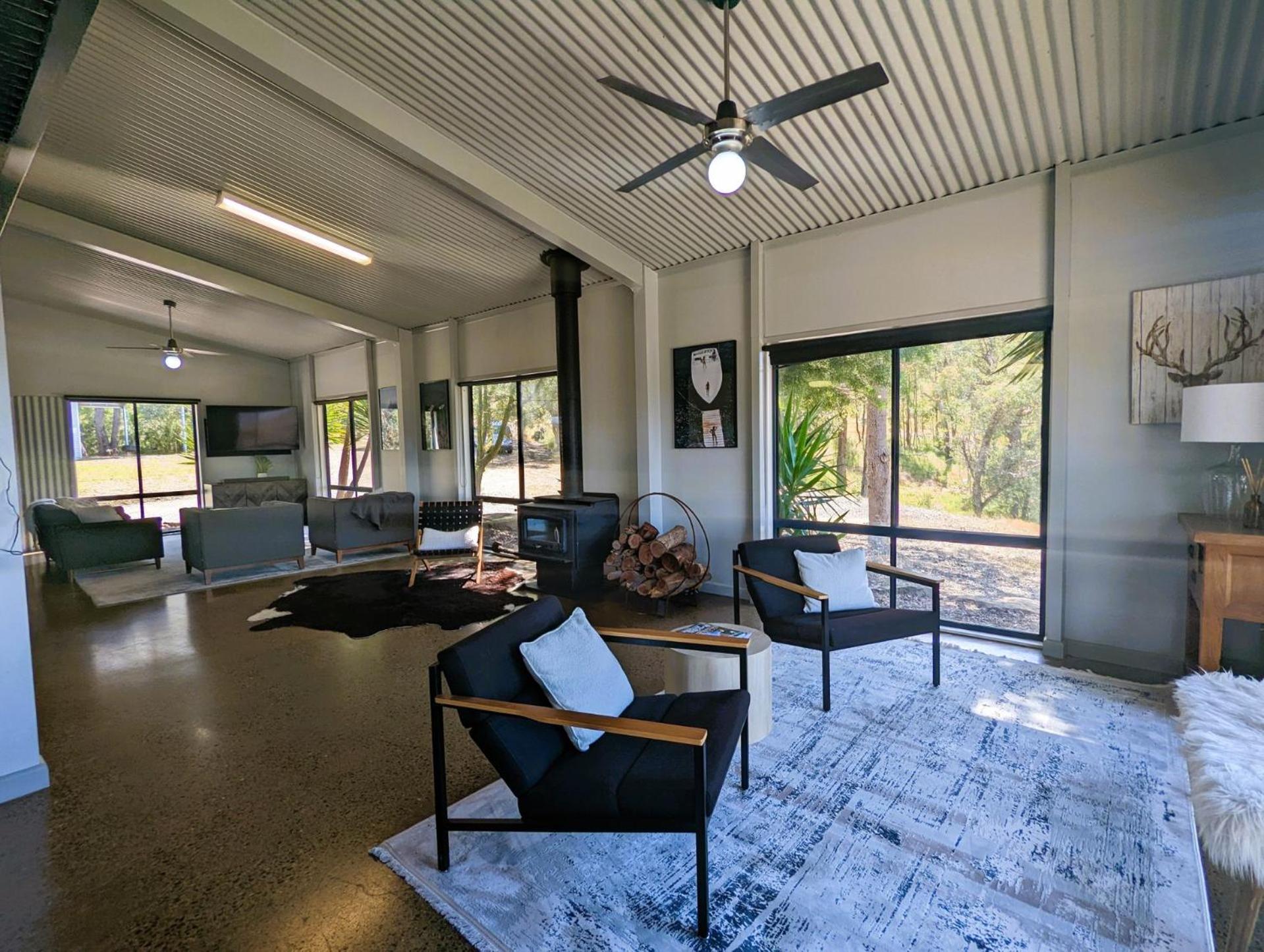 Lakeview Lodge