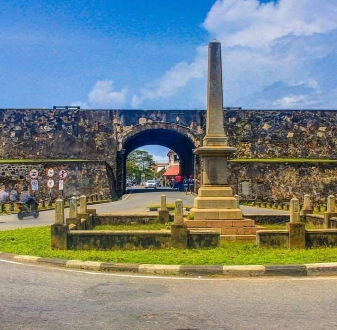 DiNi Galle