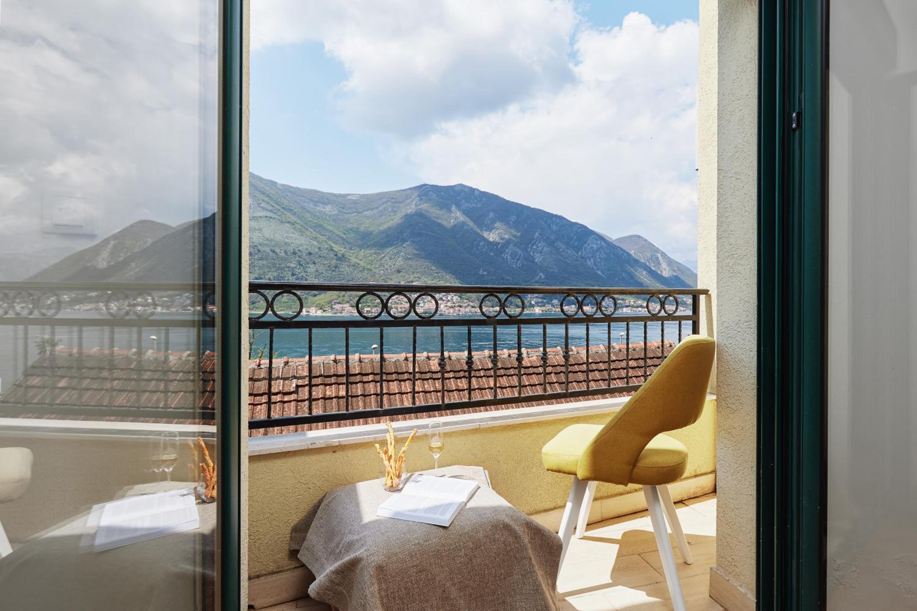 Glass Balcony with Sea View view 5
