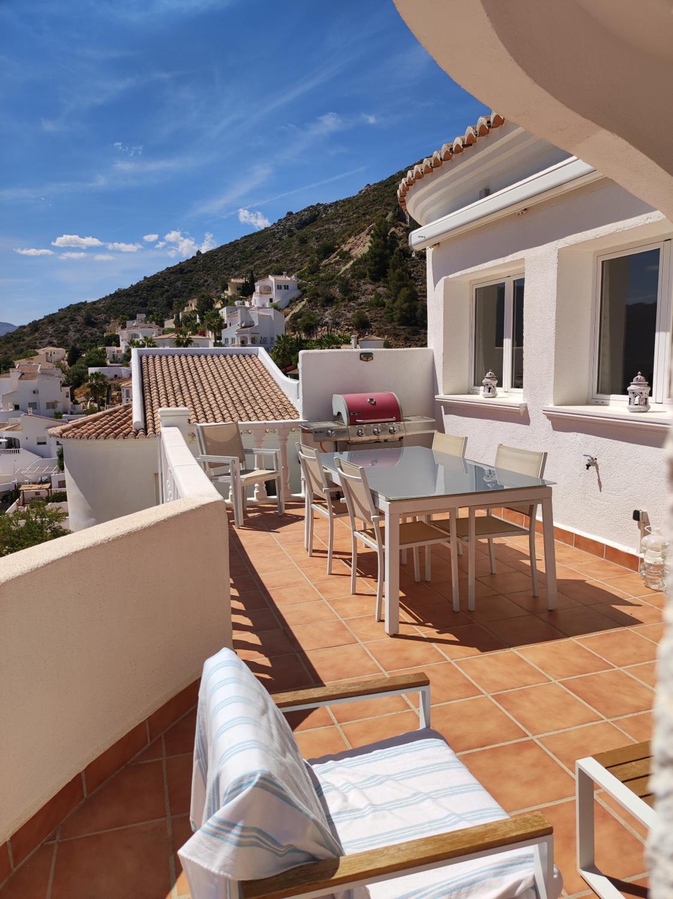 Vakantiewoning CasaLucka4enjoy private pool and mountain view regio Calpe-Jalon
