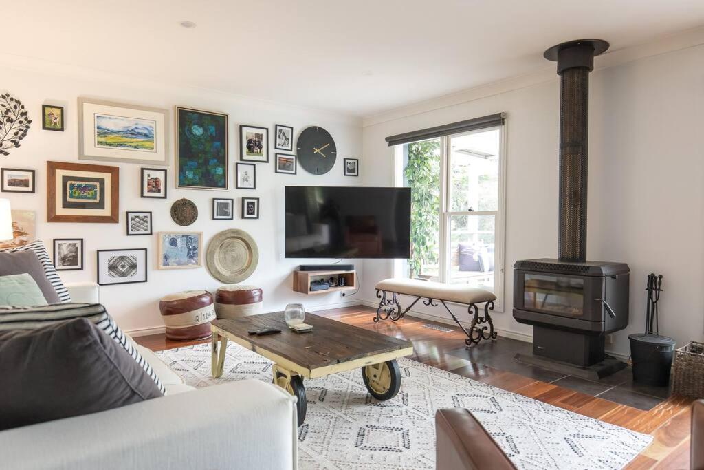 The Grange country retreat, with a birds eye view!