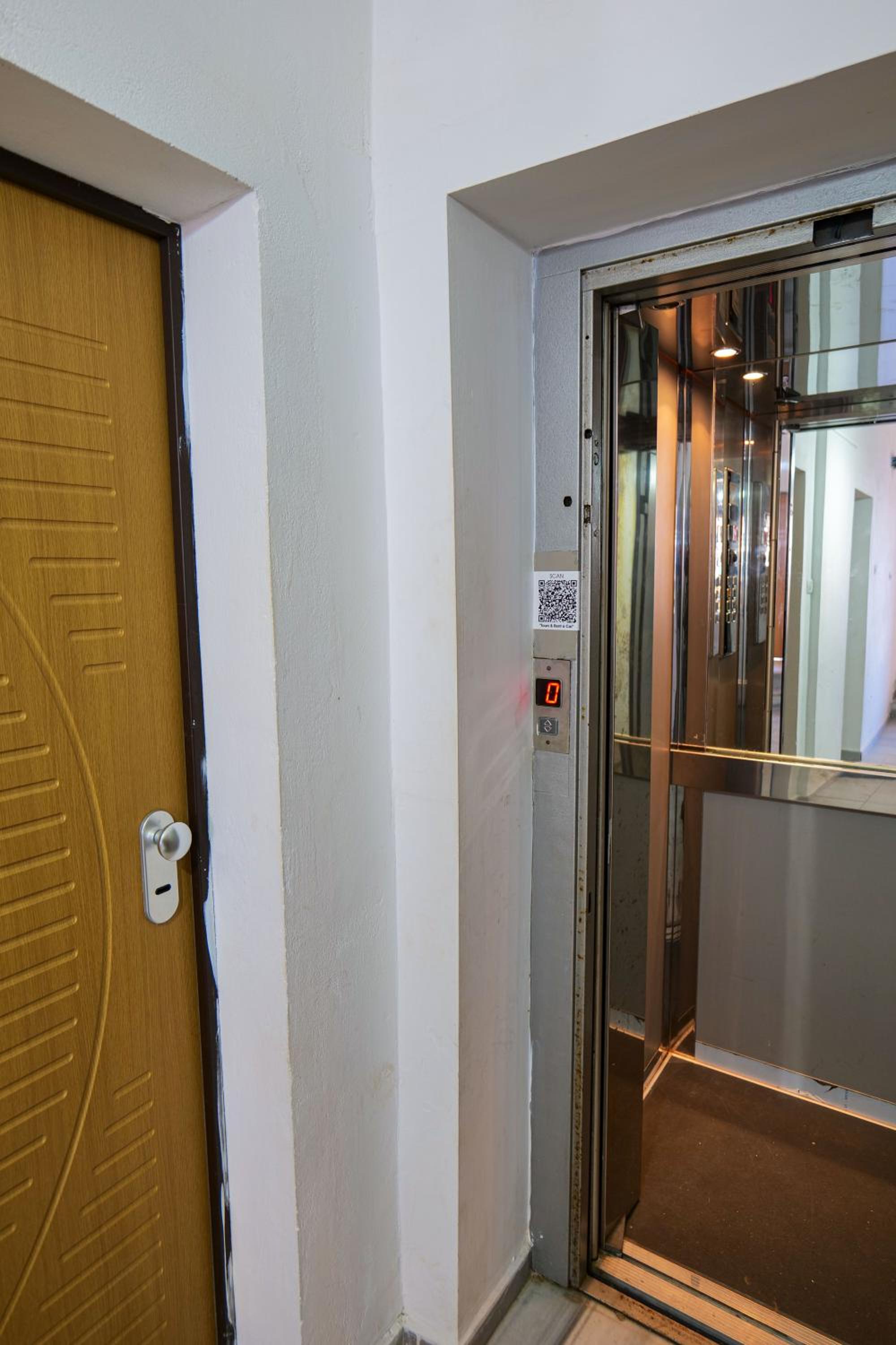 Urban GatAway Apartment