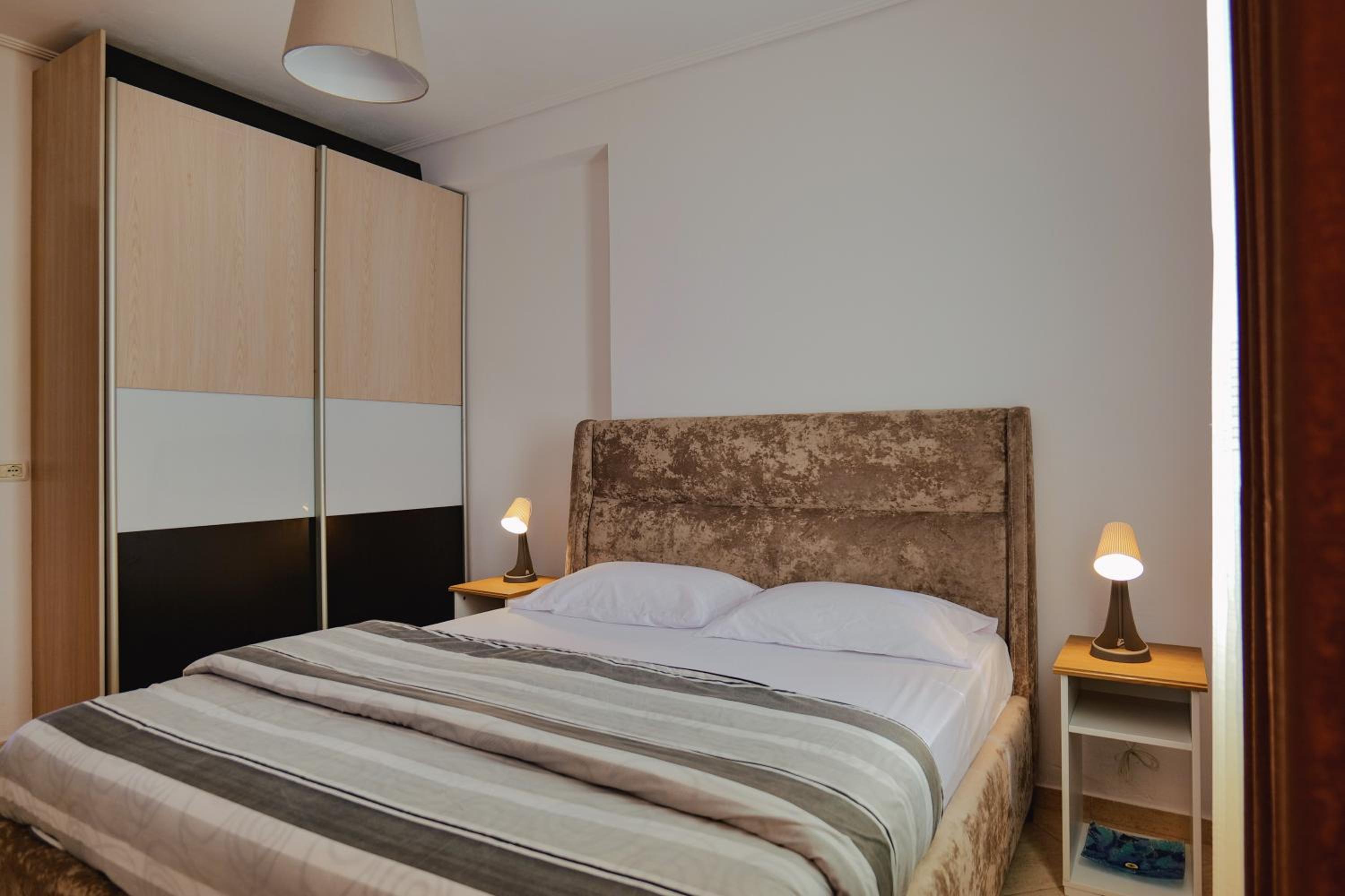 Urban GatAway Apartment