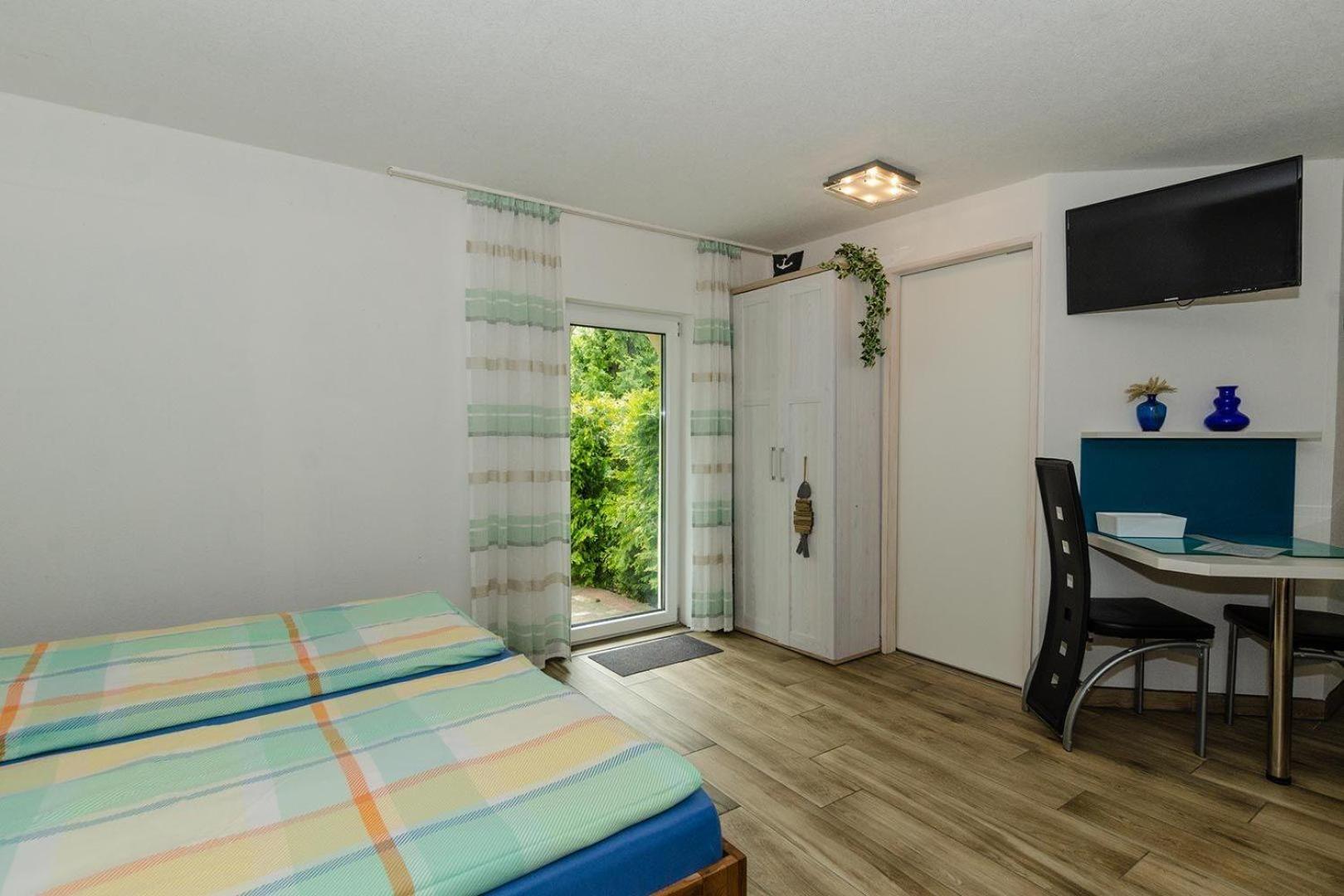 Appartement-fuer-2-Personen-in-Schaprode-auf-Ruegen-Zi7 view 4