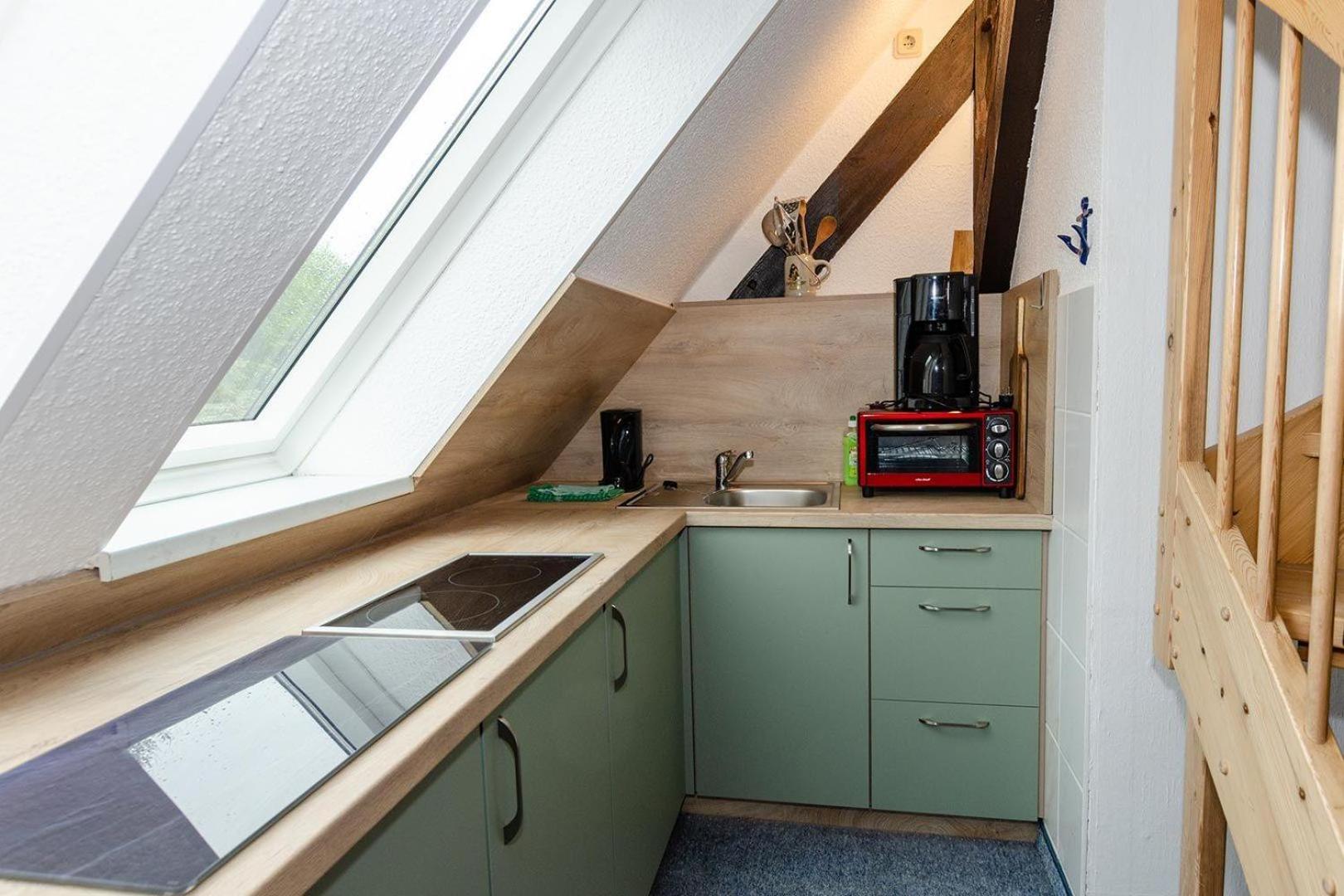 Ferienwohnung-auf-Ruegen-fuer-3-Erwachsene-und-1-Kind-in-Schaprode-Zi6 view 2