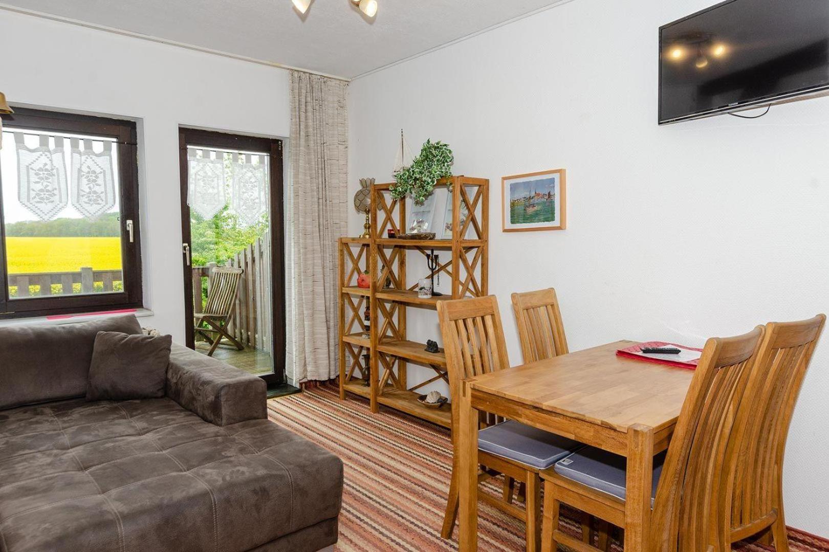 3-R-Ferienwohnung-fuer-4-Personen-in-Schaprode-auf-Ruegen-Zi3 view 3