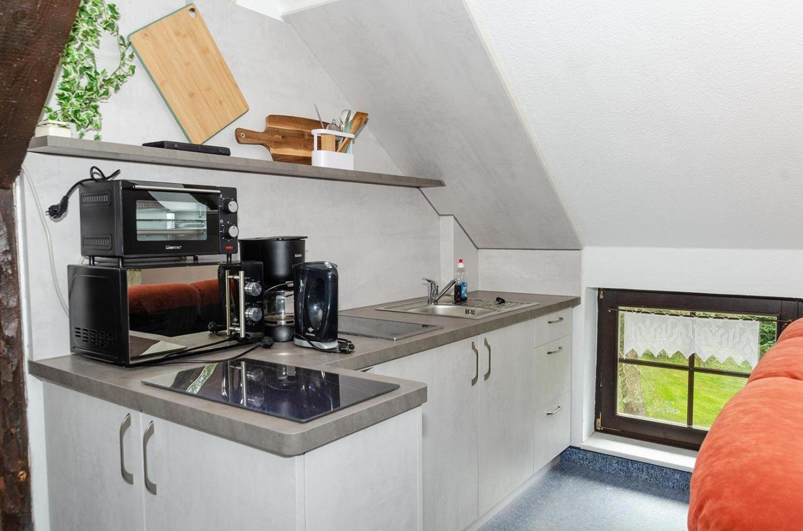 3-Raum-FeWo-fuer-4-Personen-in-Schaprode-auf-Ruegen-Zi5 view 4