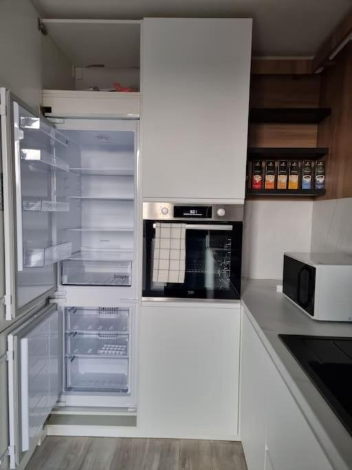 Luxury Apt. Near River & Parking view 3