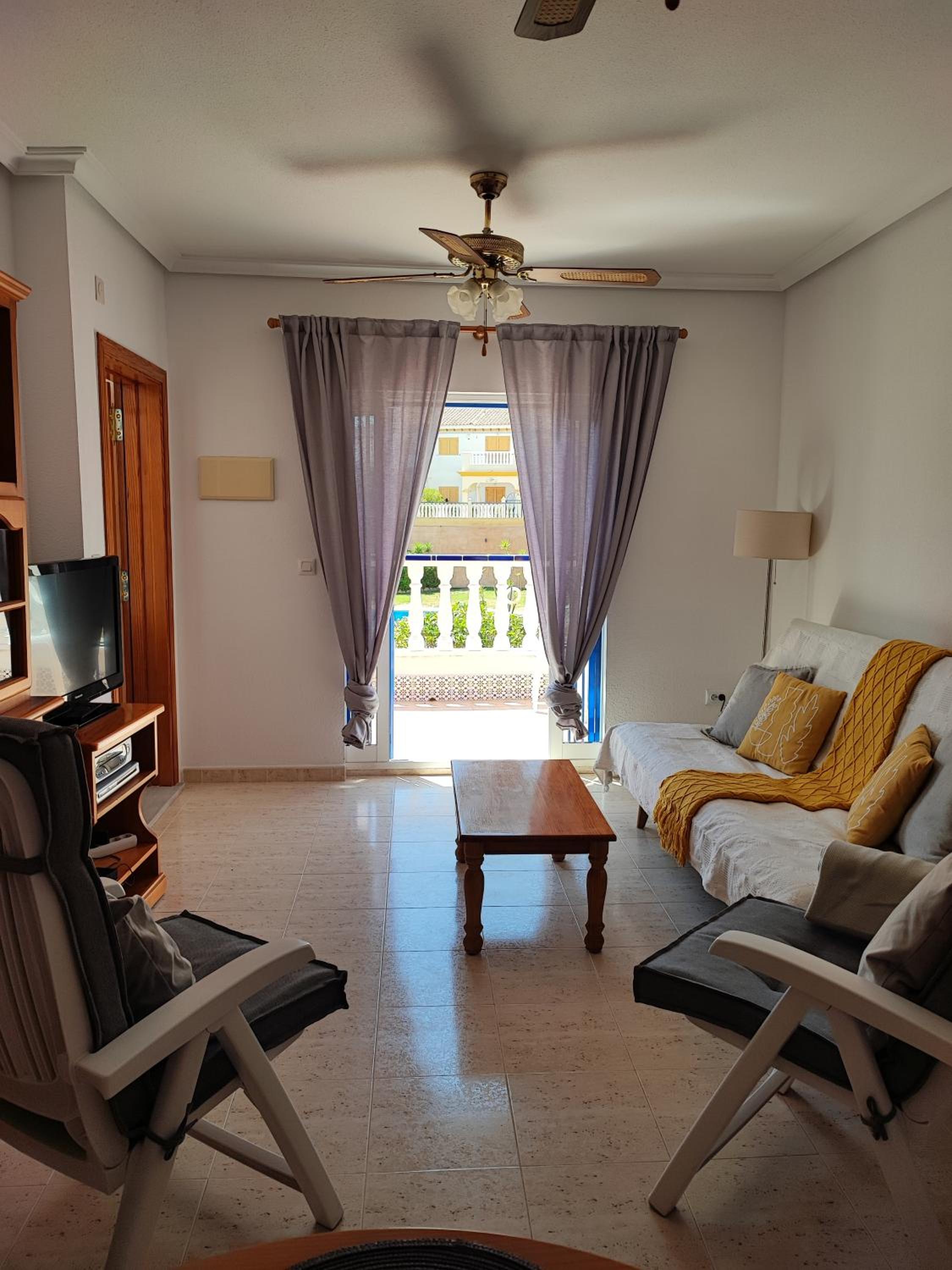Bungalow con terraza La Mata