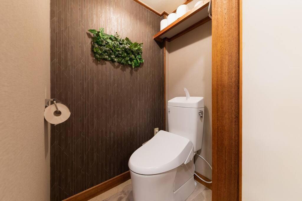 Osaka private house 3 bed rooms for max 10ppl