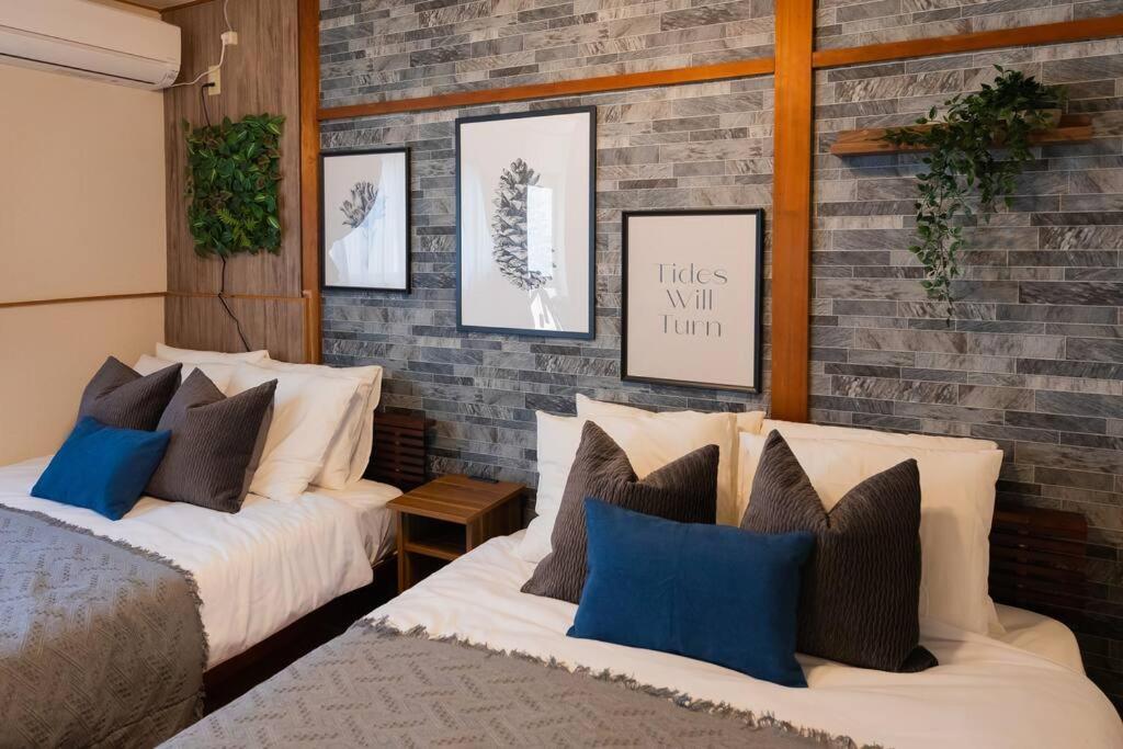 Osaka private house 3 bed rooms for max 10ppl