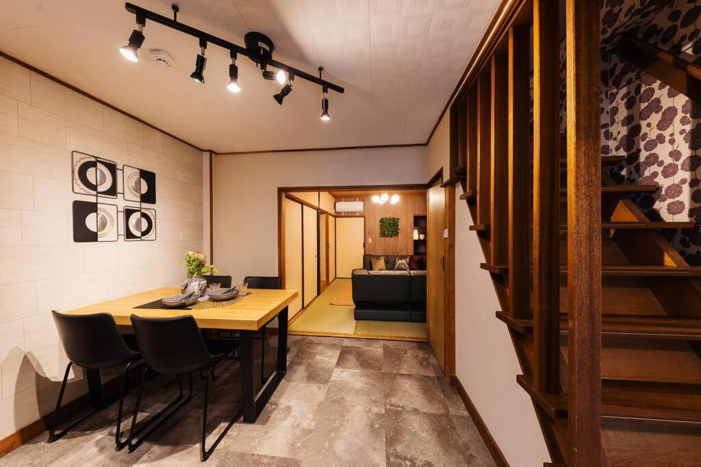 Osaka private house 3 bed rooms for max 10ppl
