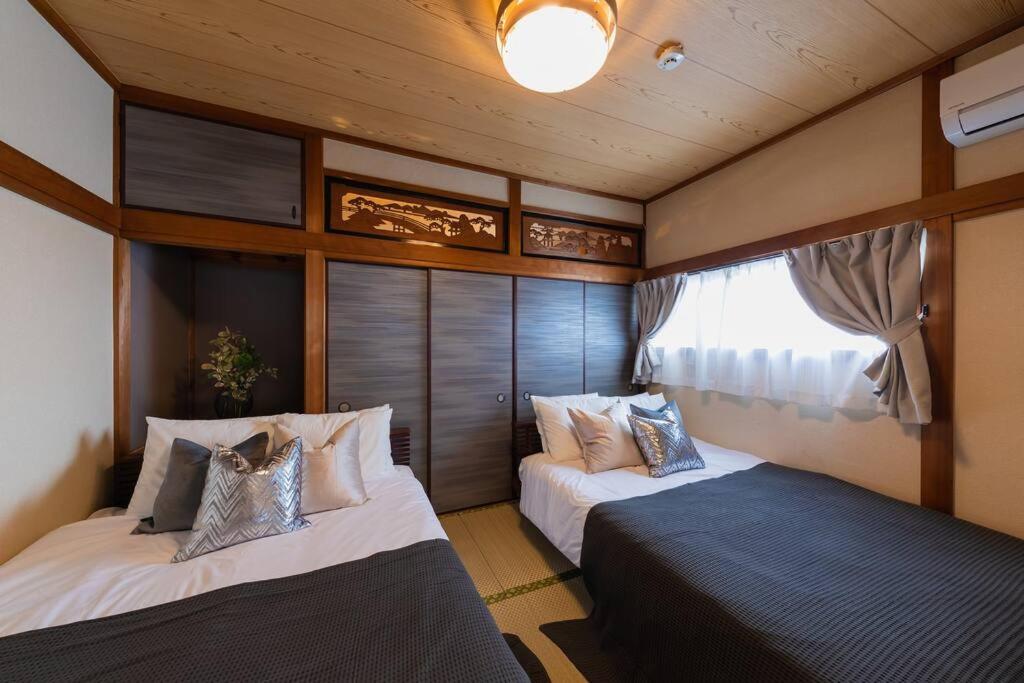 Osaka private house 3 bed rooms for max 10ppl
