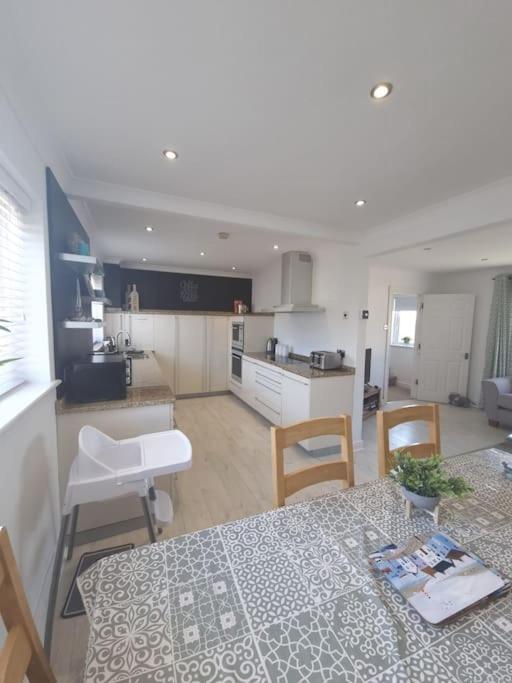 Amazing Beach House, Sleeps 8, Pet Friendly view 3