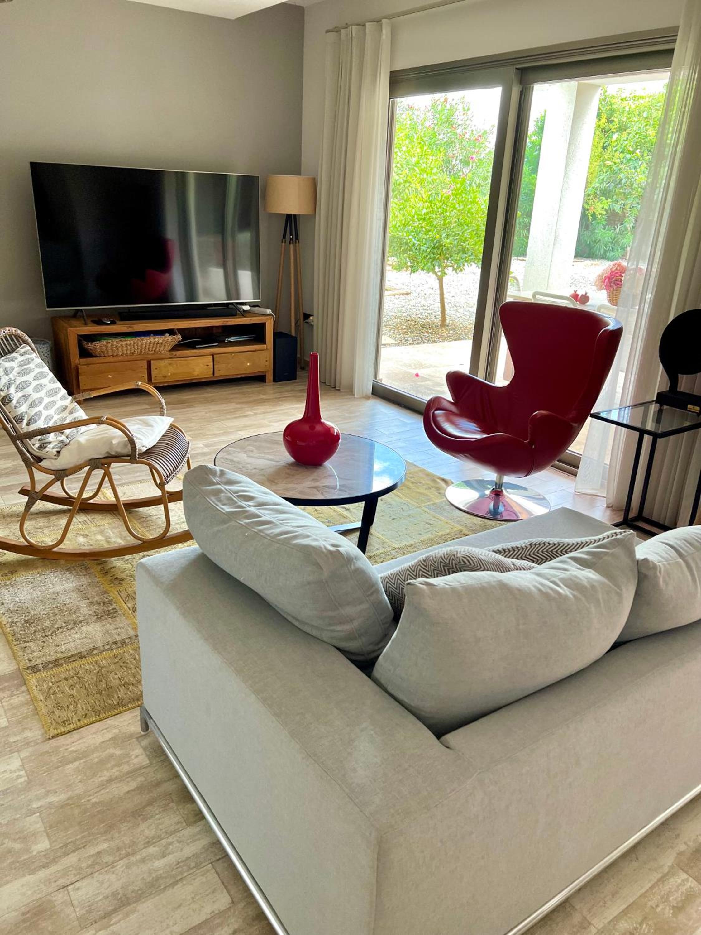 Cute Bodrum Home, Modern 2 plus 1 stand alone house with garden, near the beach