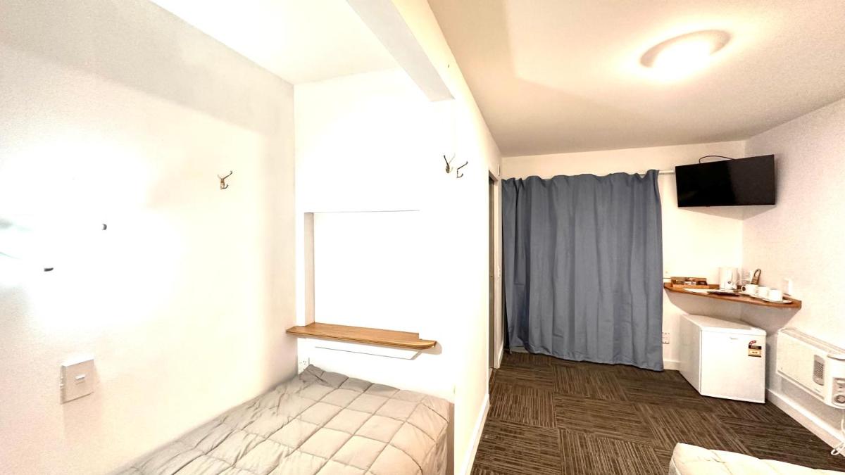 Hotel Fox Glacier Jade Hotel - Image 1