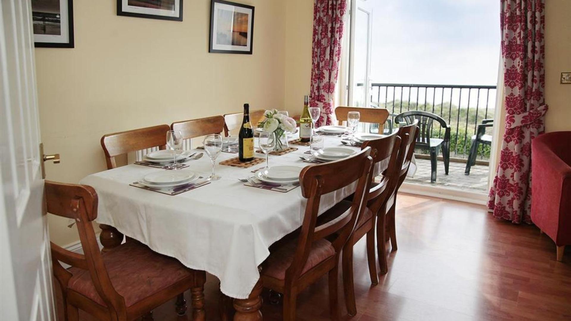 4 Bed in Port Eynon oc-hh9901