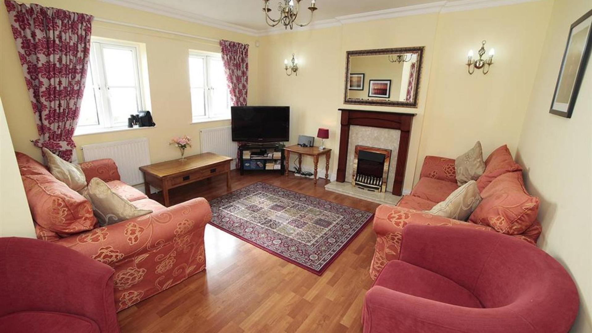 4 Bed in Port Eynon oc-hh9901