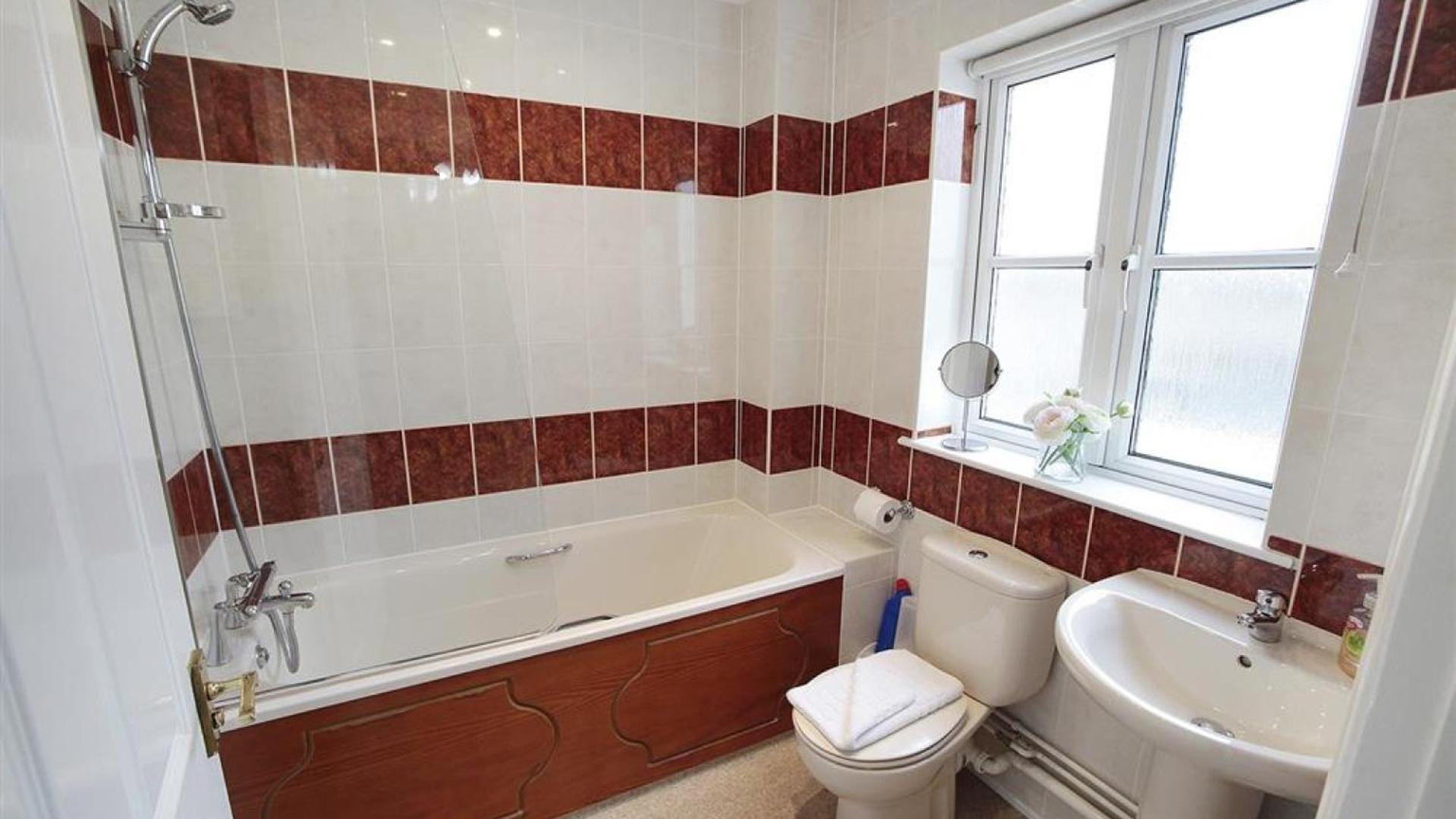 4 Bed in Port Eynon oc-hh9901