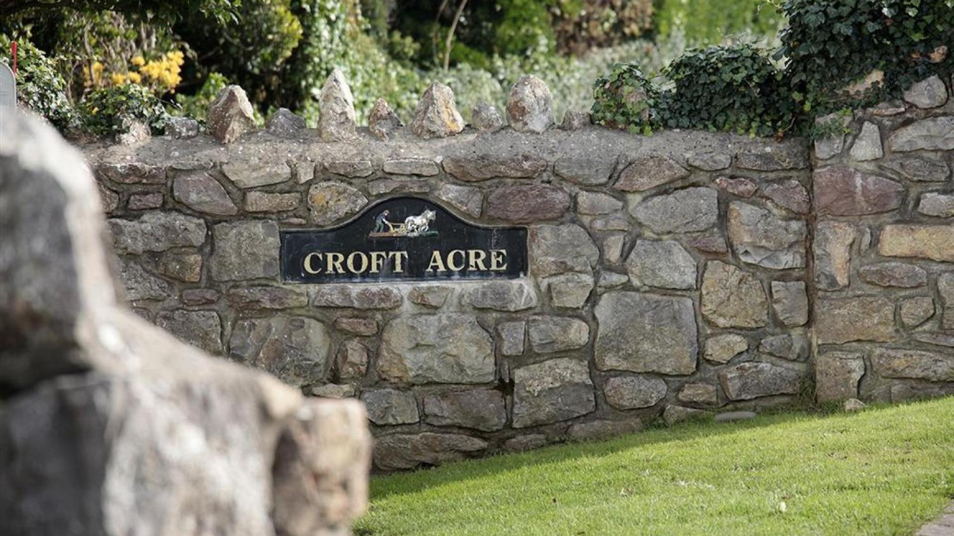4 Bed in Port Eynon oc-hh9901