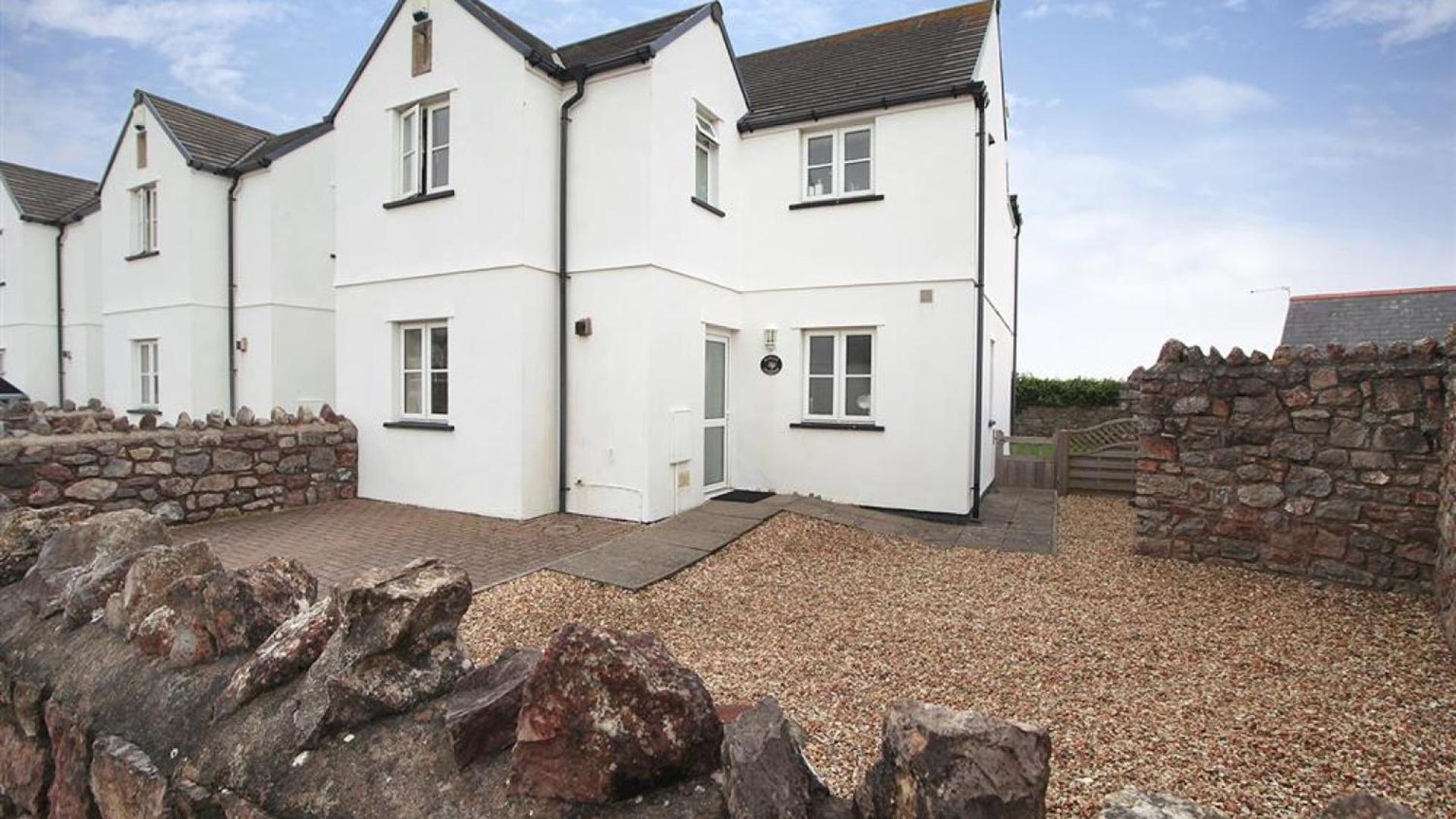 4 Bed in Port Eynon oc-hh9901