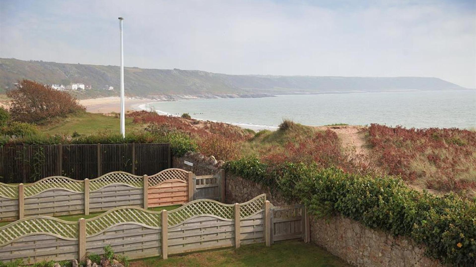 4 Bed in Port Eynon oc-hh9901