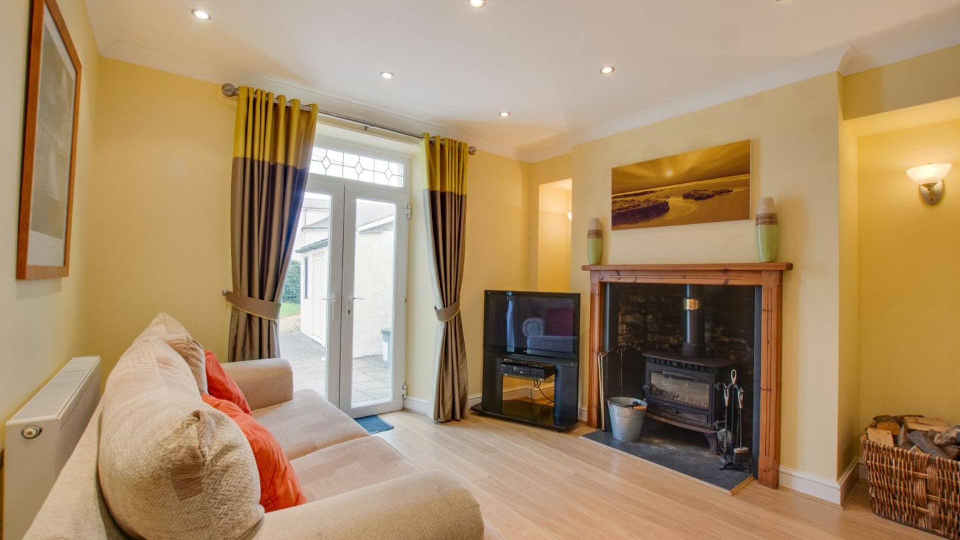 Carreg Lwyd Farmhouse