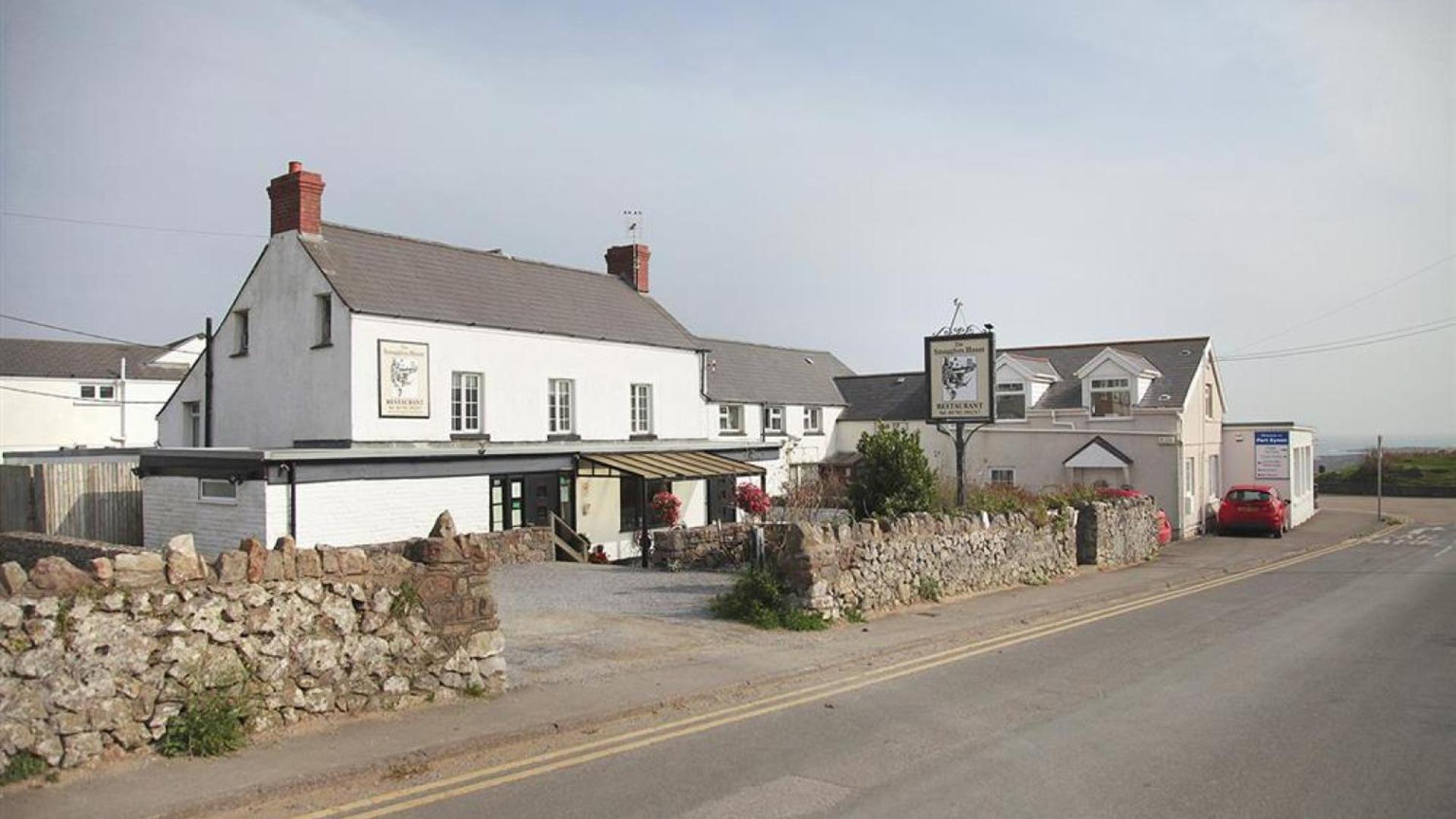 Carreg Lwyd Farmhouse