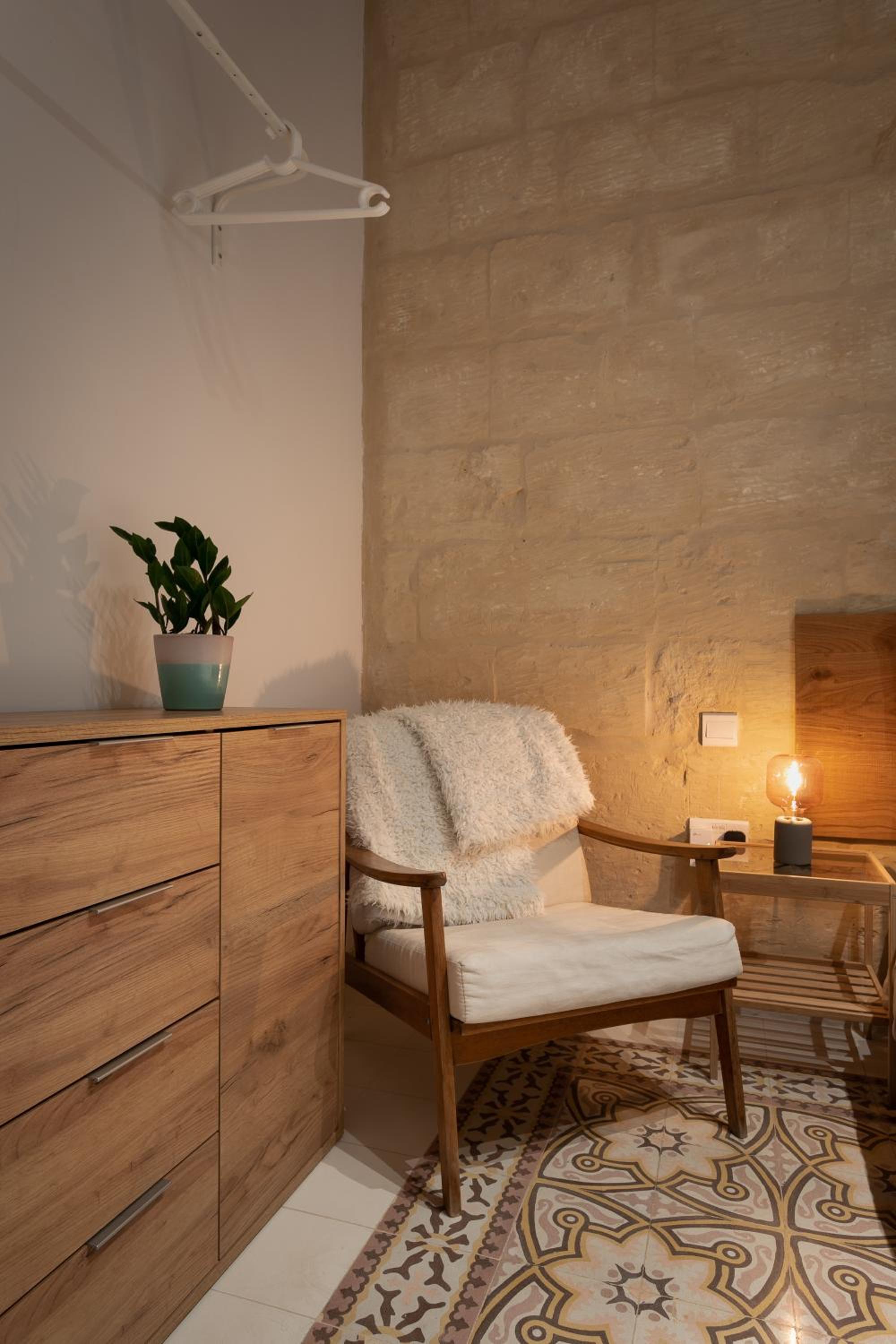 Authentic Maltese 2-bedroom House with Terrace view 5
