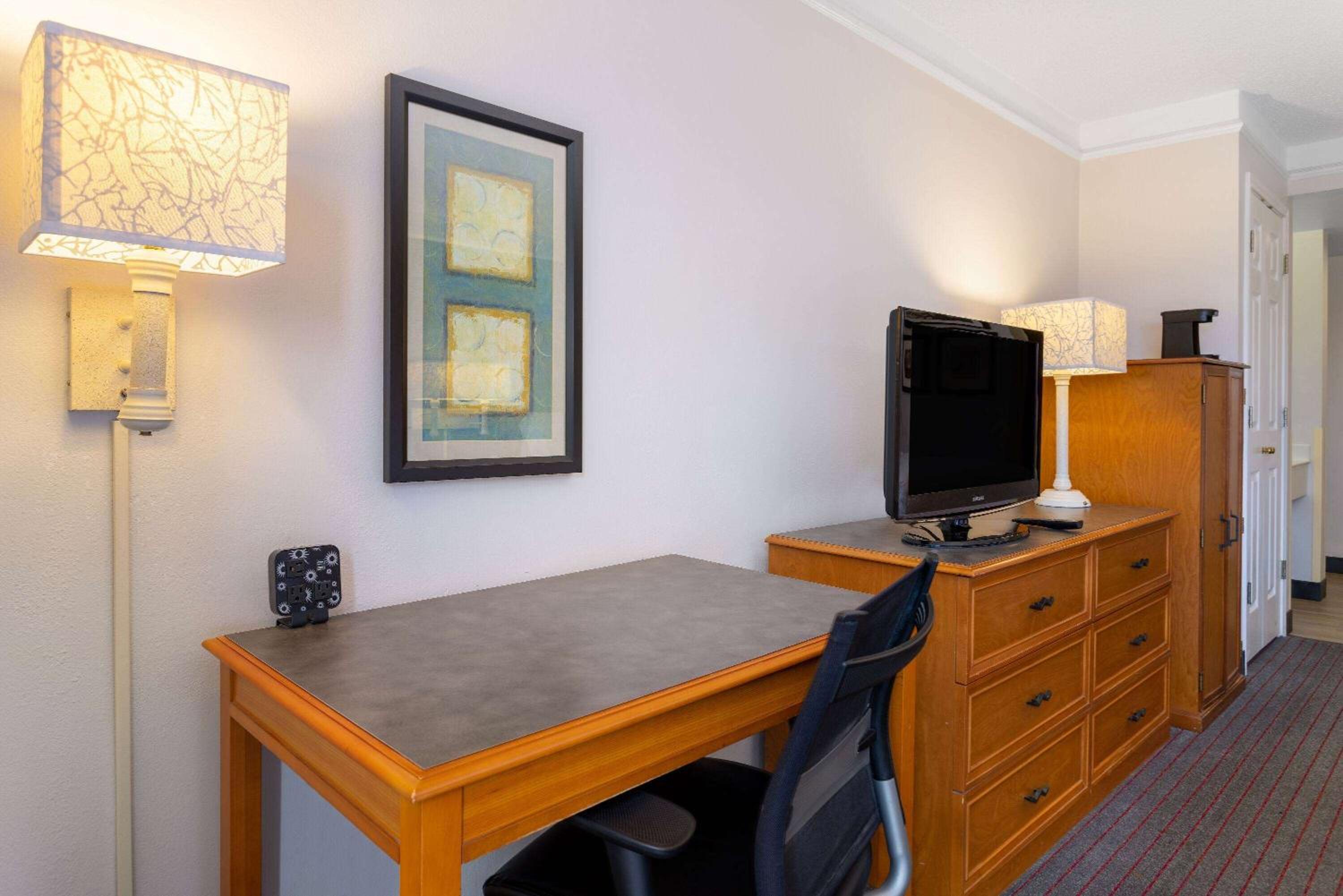 La Quinta by Wyndham Kingsport Tri Cities Airport, Photo 32