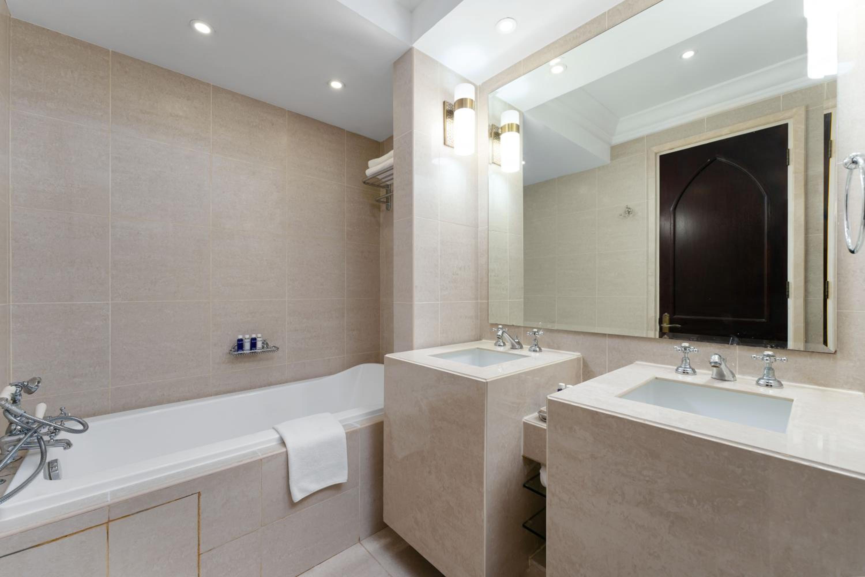 Maison Privee - Elite Apt Connected to Dubai Mall & Burj Khalifa