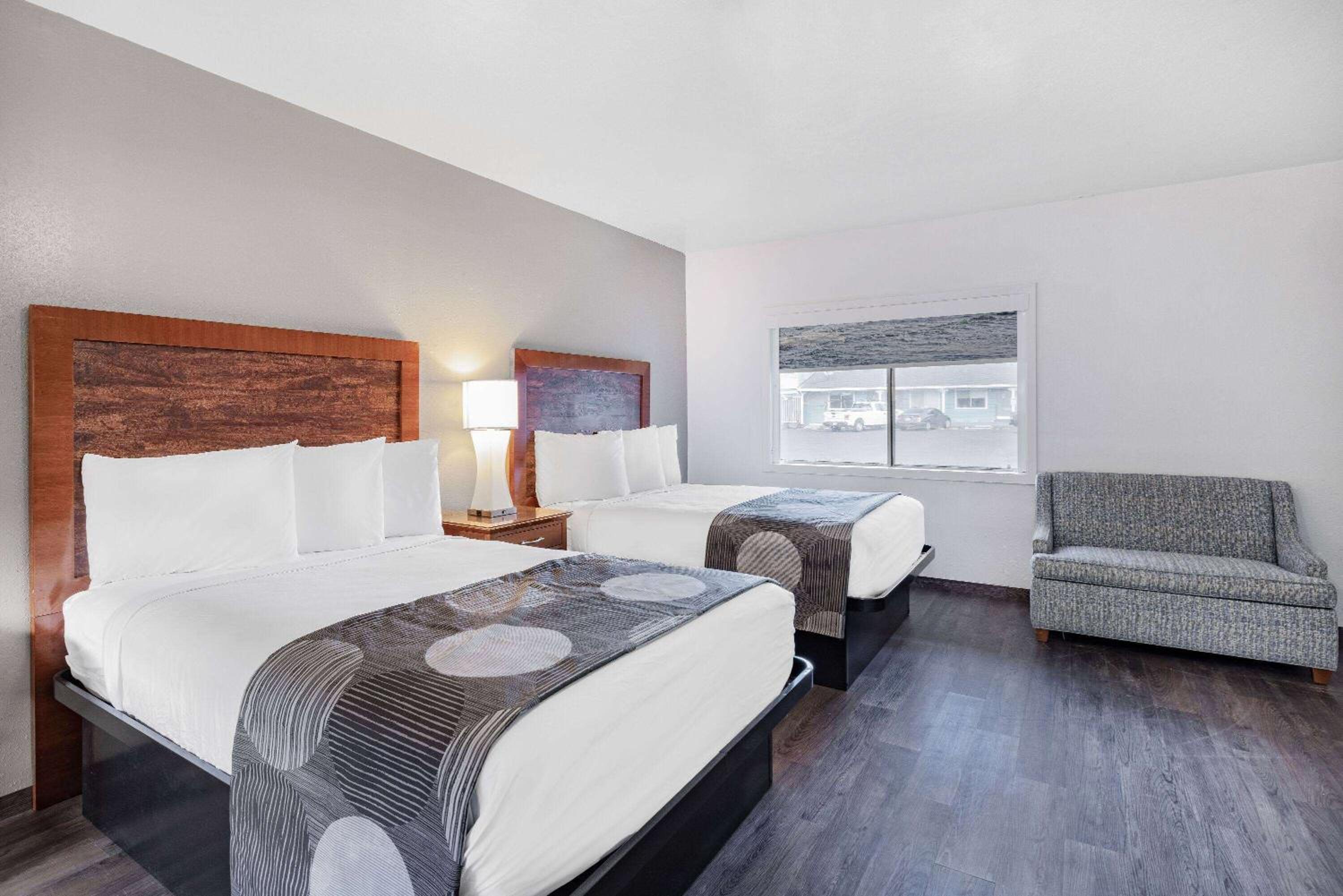 Oceanside Inn & Suites, a Days Inn by Wyndham