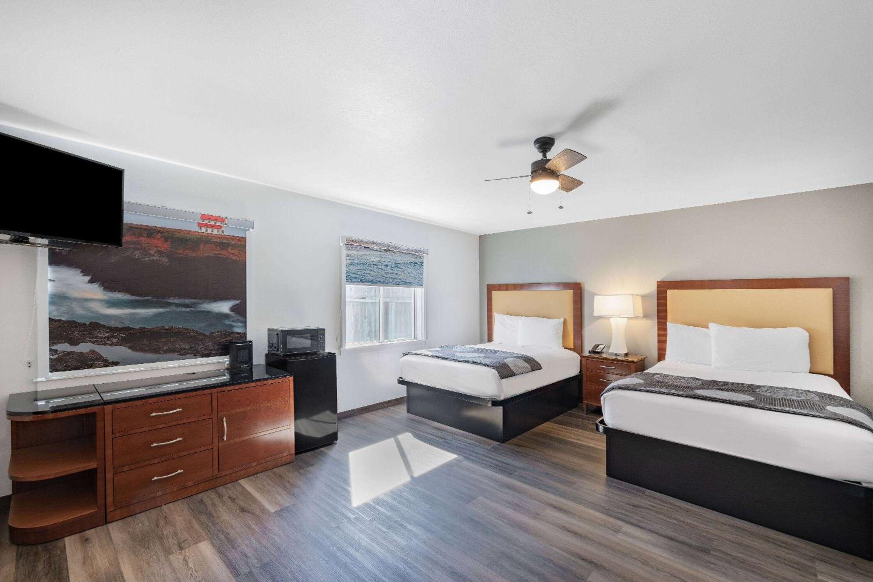 Oceanside Inn & Suites, a Days Inn by Wyndham