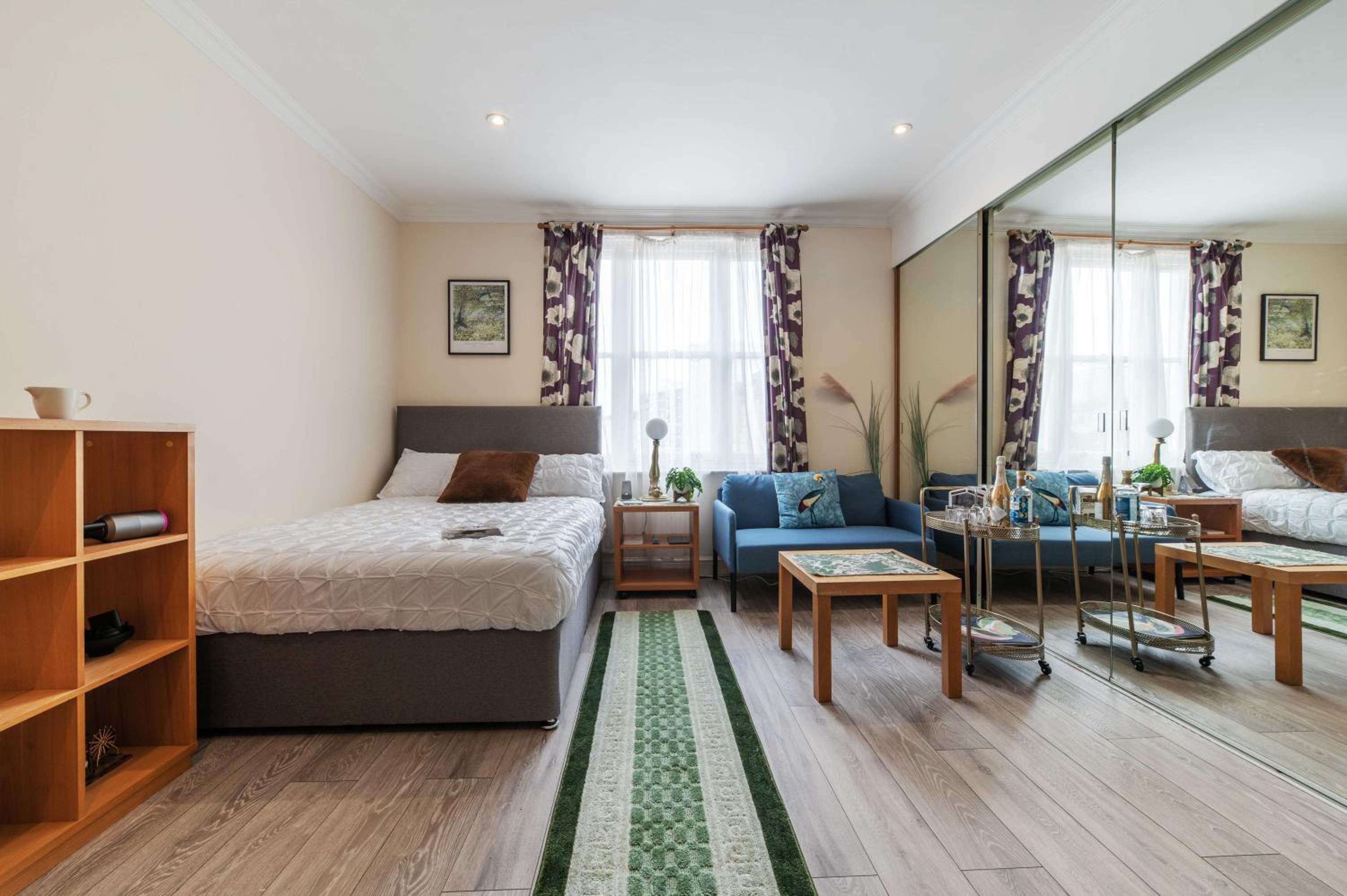 Elegant Art Deco whole apartment - walking distance to Holland Park, Hyde Park, Nottinghill, Kensington, Bayswater, Paddington