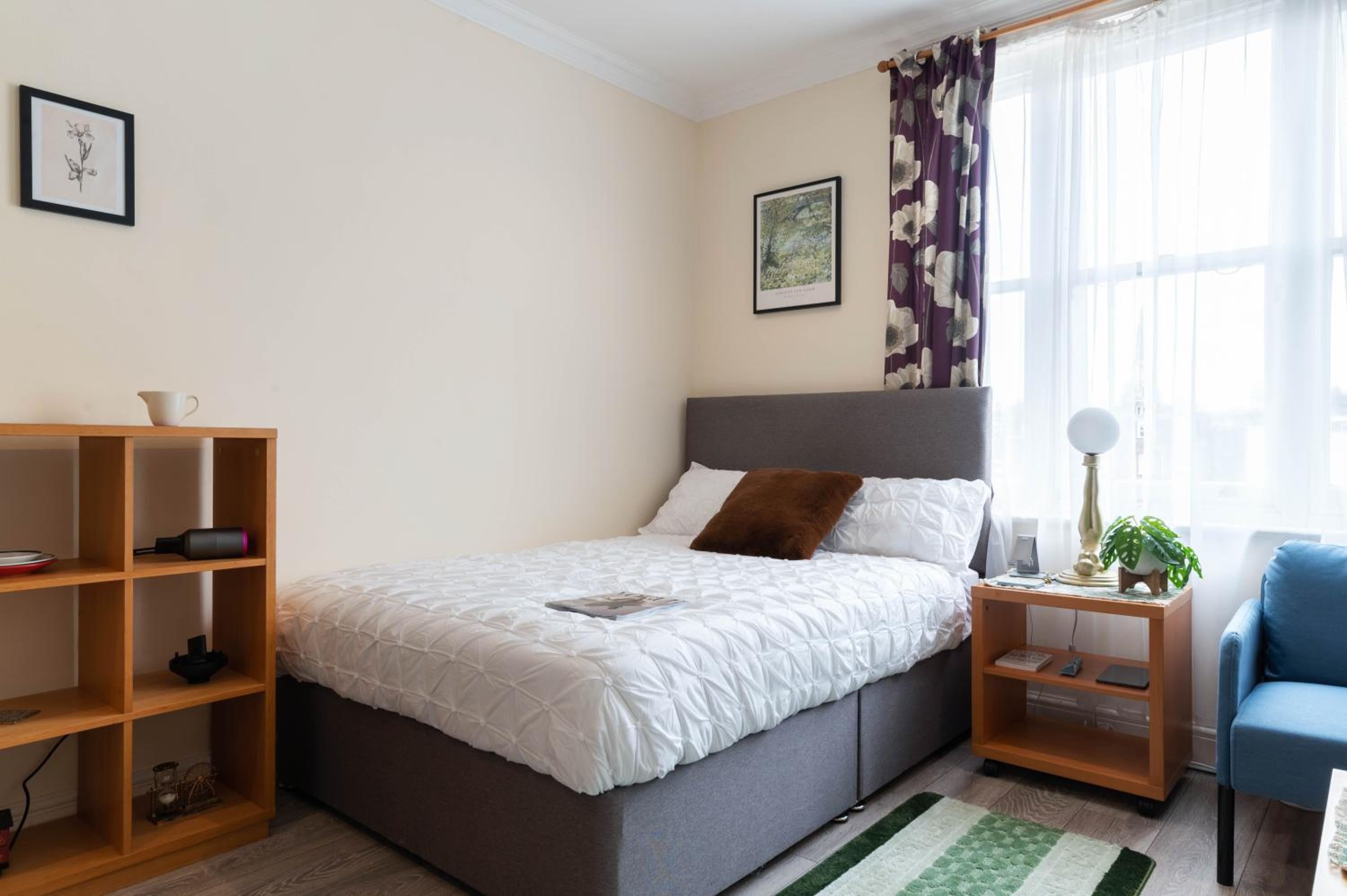 Elegant Art Deco whole apartment - walking distance to Holland Park, Hyde Park, Nottinghill, Kensington, Bayswater, Paddington
