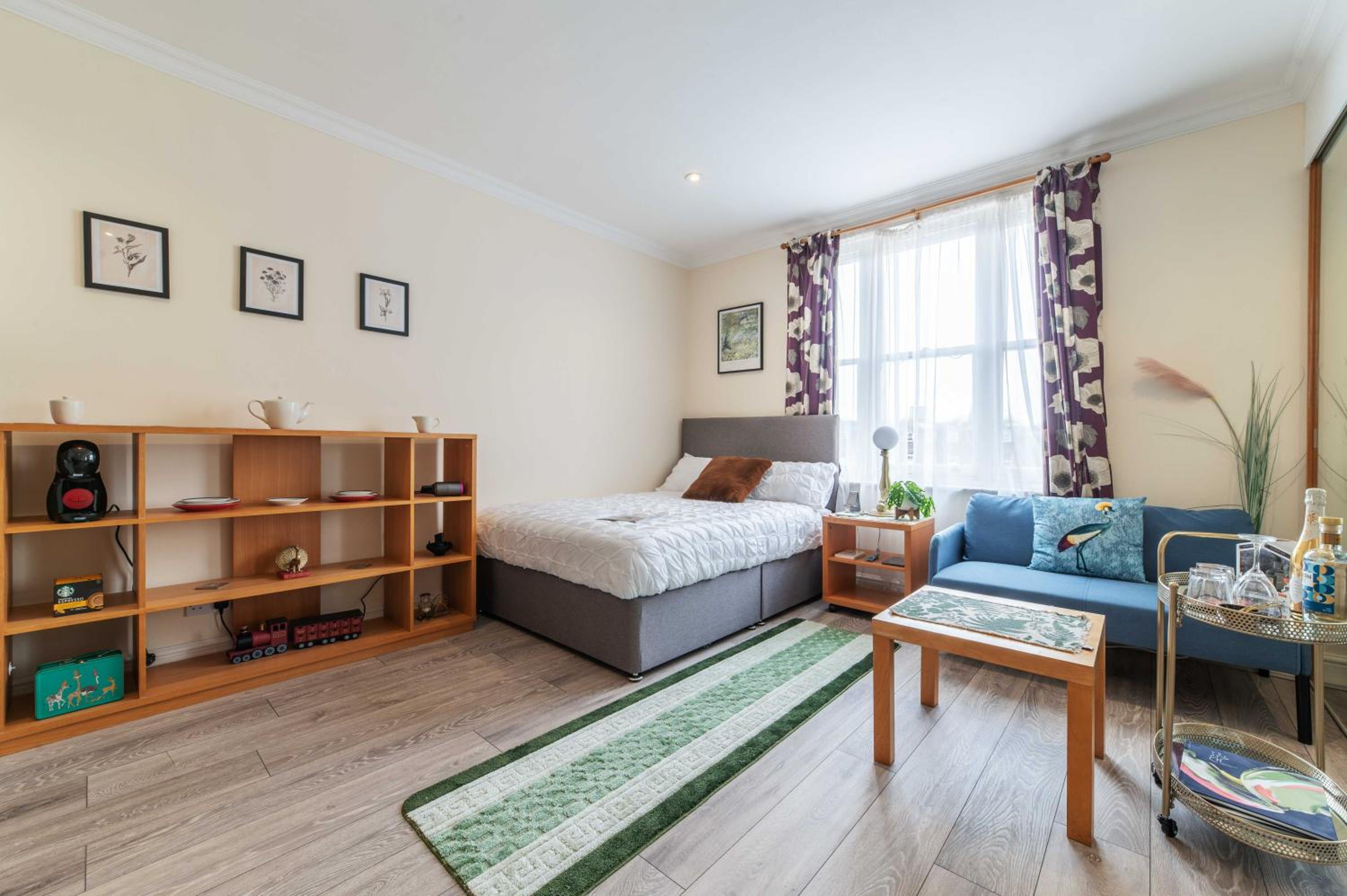 Elegant Art Deco whole apartment - walking distance to Holland Park, Hyde Park, Nottinghill, Kensington, Bayswater, Paddington