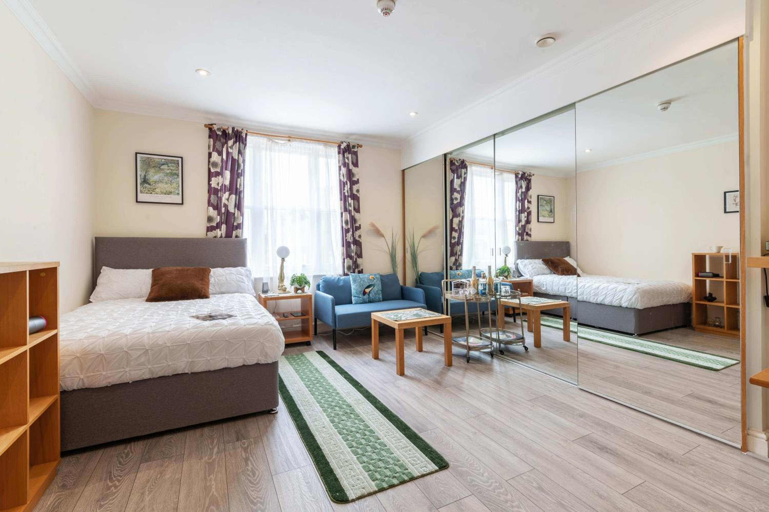 Elegant Art Deco whole apartment - walking distance to Holland Park, Hyde Park, Nottinghill, Kensington, Bayswater, Paddington