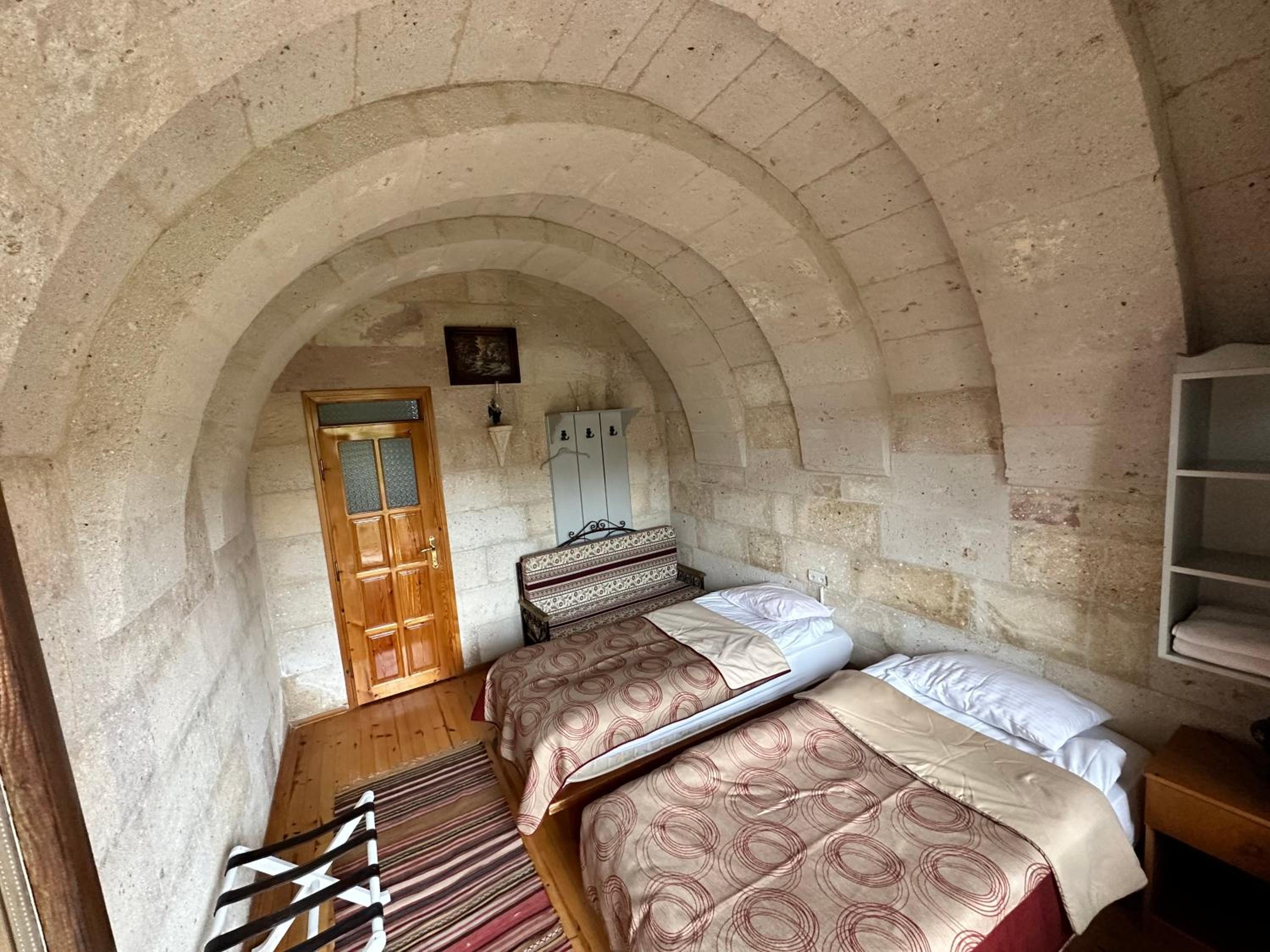 Anatolia Raymonde Cave House