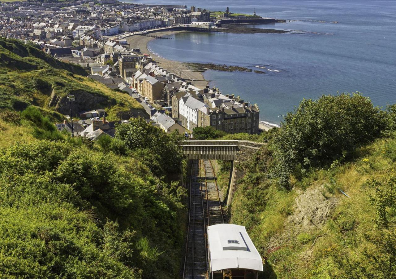 5 Bed in Aberystwyth oc-wan443