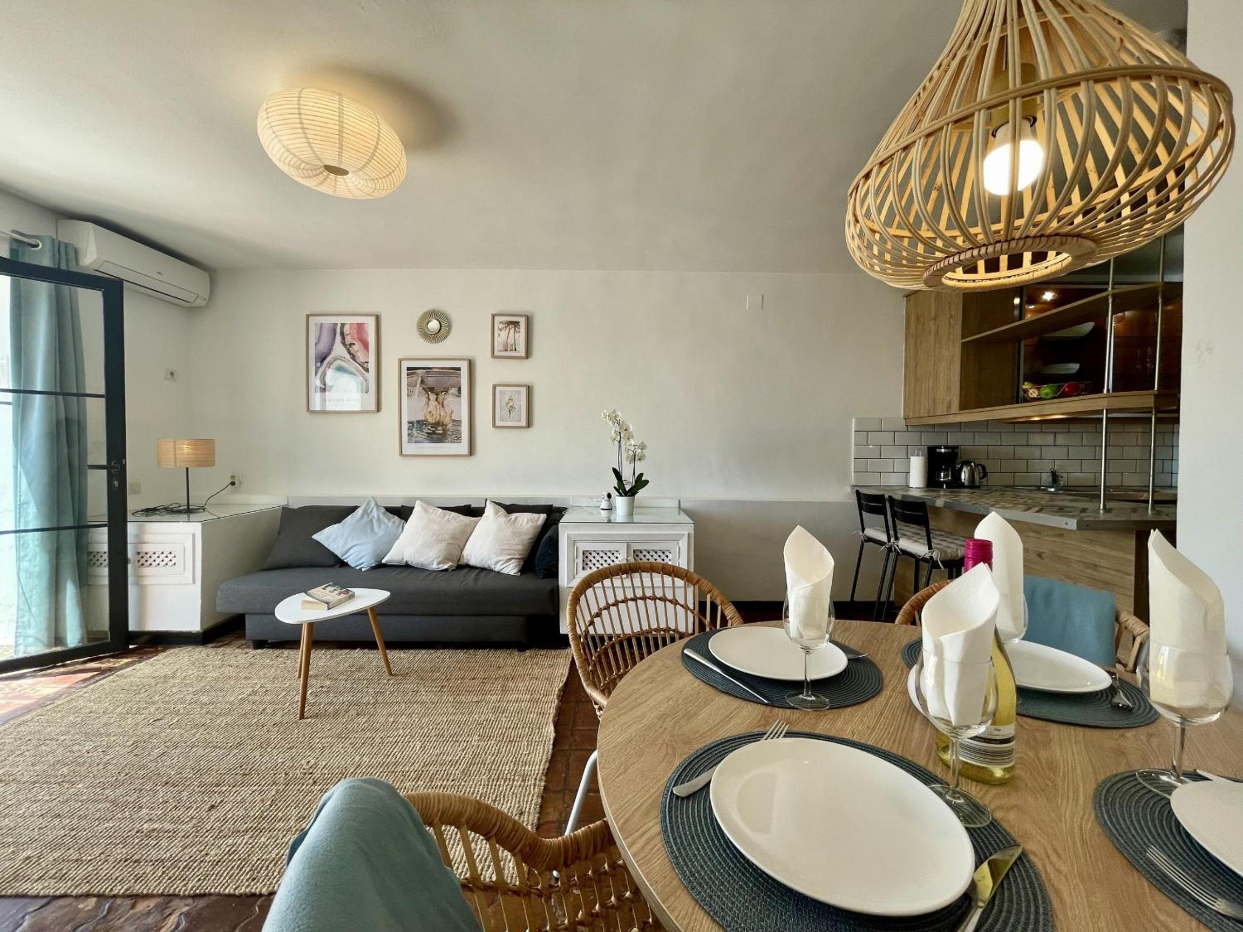 Dona Lola Lupita 1 bedroom duplex apartment with sea views between Fuengirola and Marbella