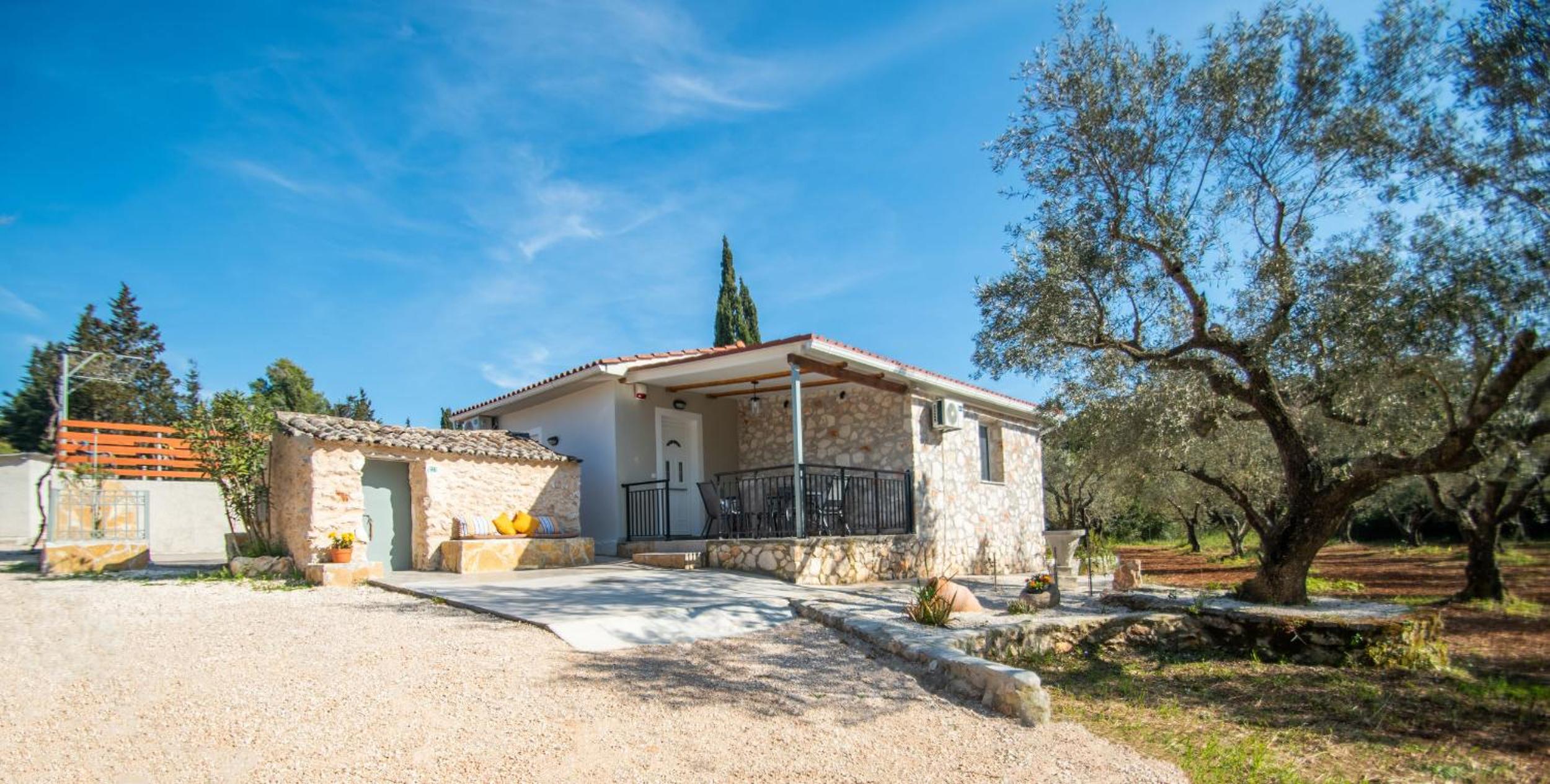 Green Oak Villa view 4