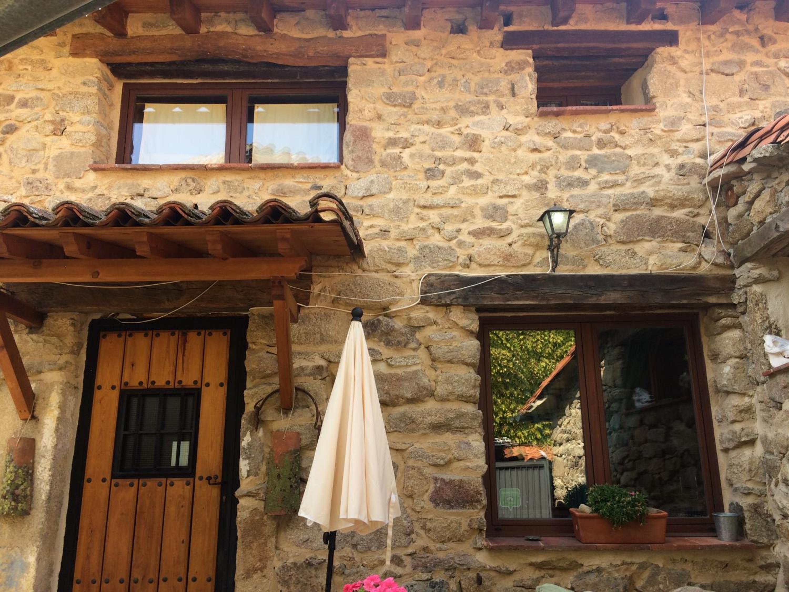 El Colirrojo - Los Sitios de Aravalle view 2