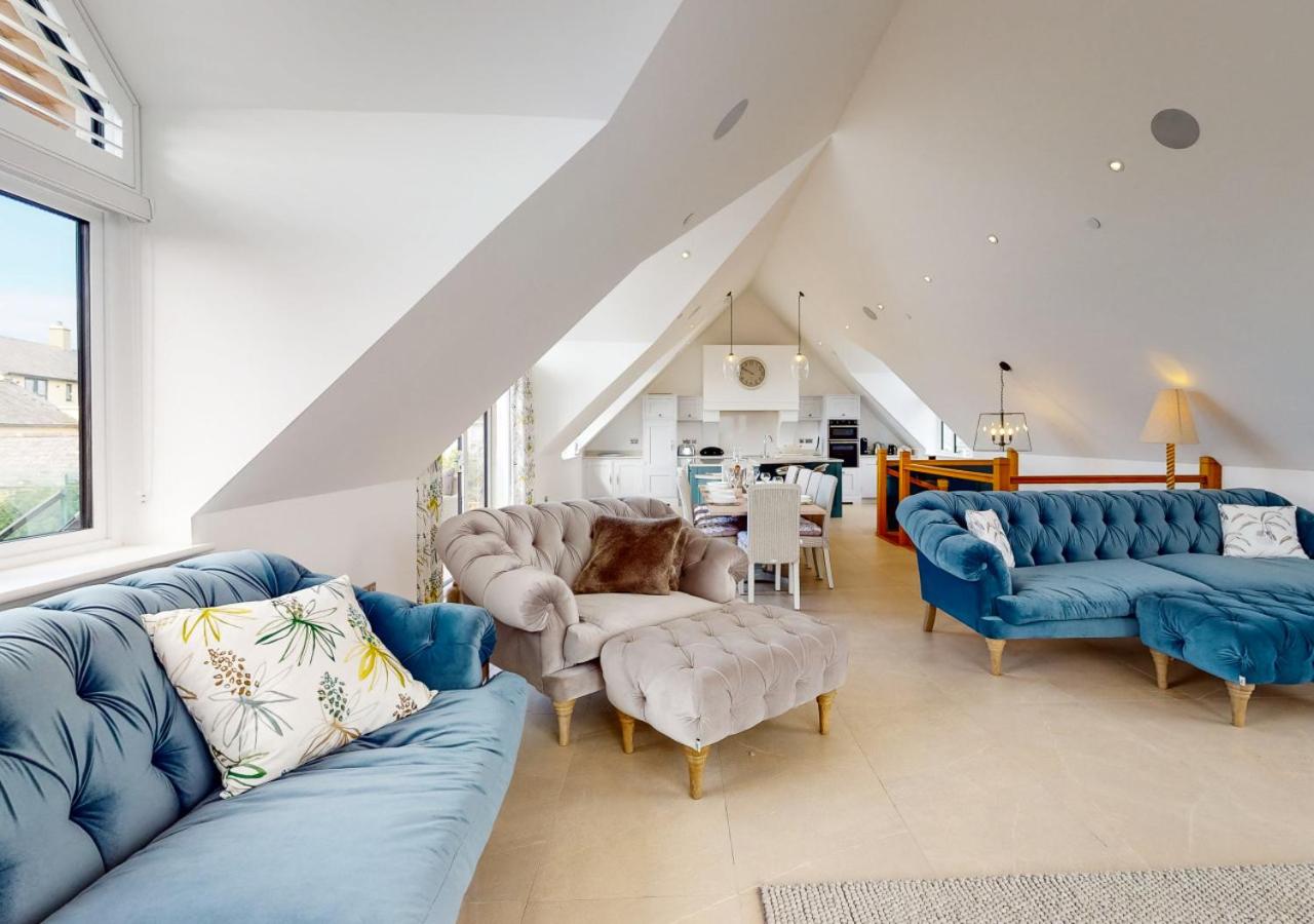 4 Bed in Abersoch oc-skylab