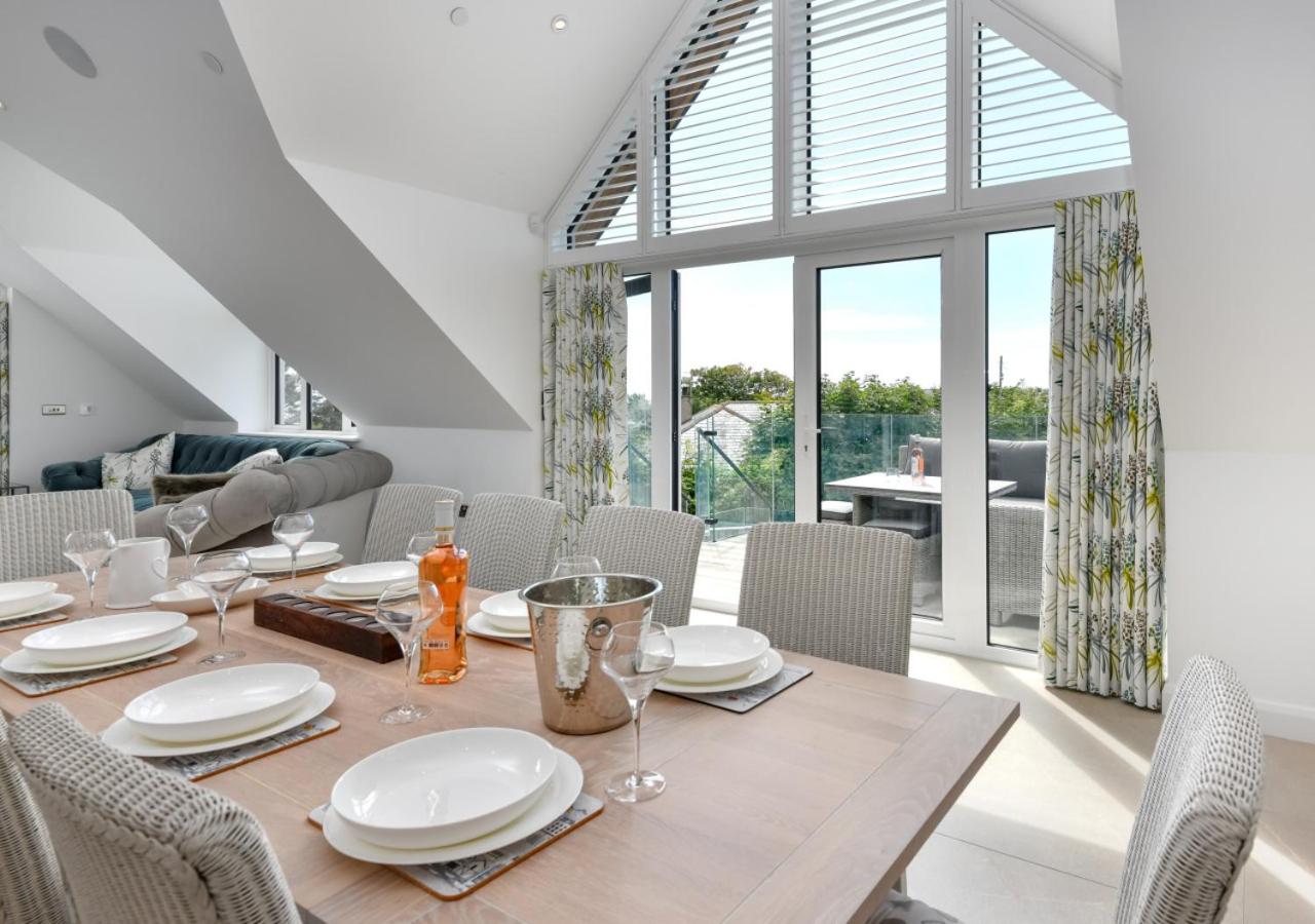 4 Bed in Abersoch oc-skylab