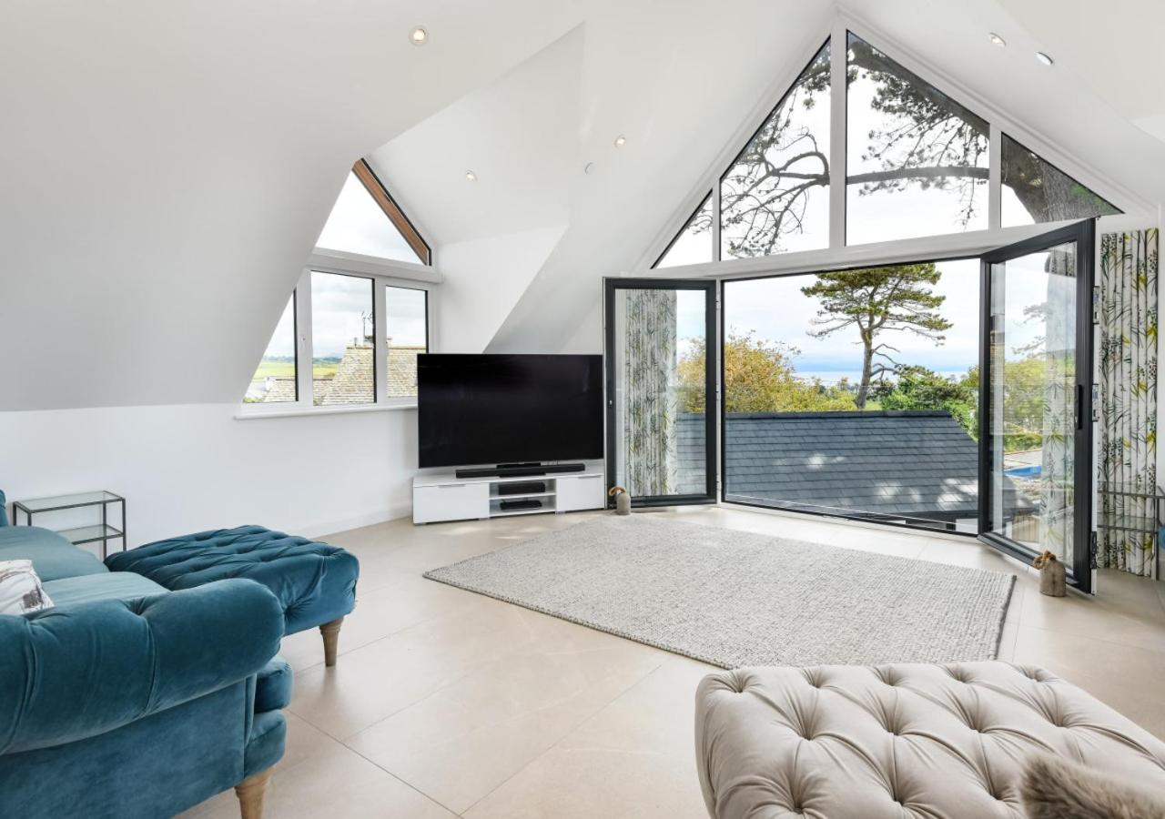 4 Bed in Abersoch oc-skylab