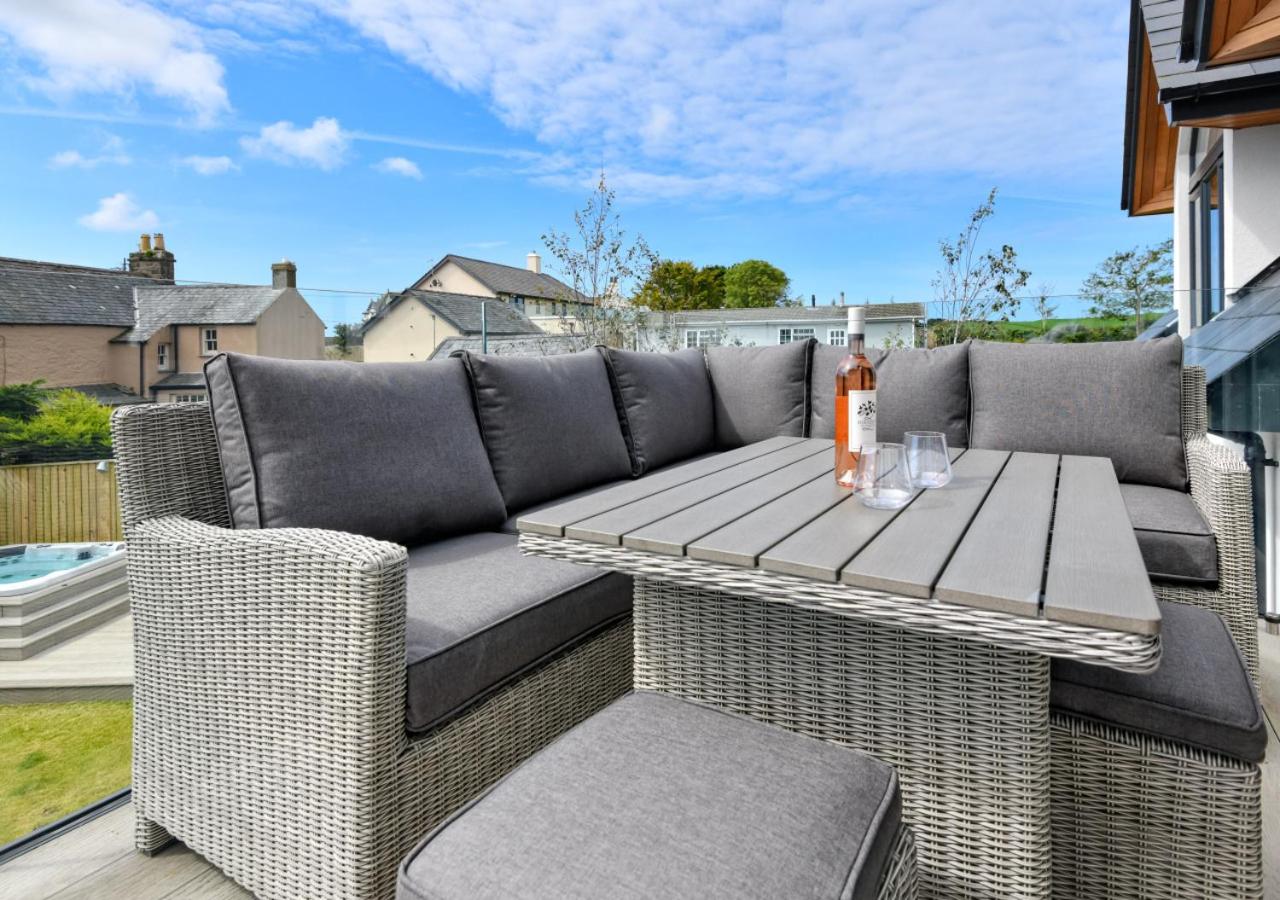 4 Bed in Abersoch oc-skylab