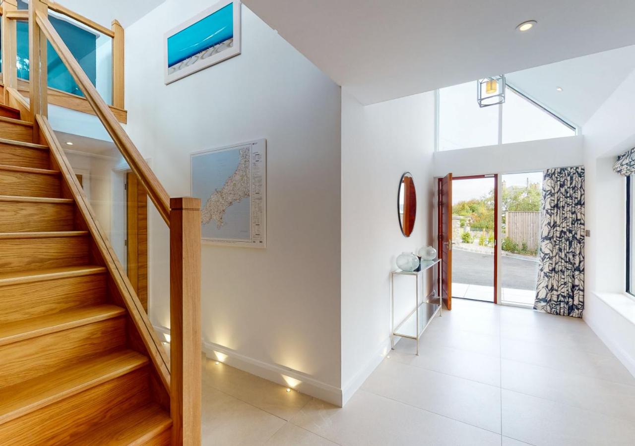 4 Bed in Abersoch oc-skylab