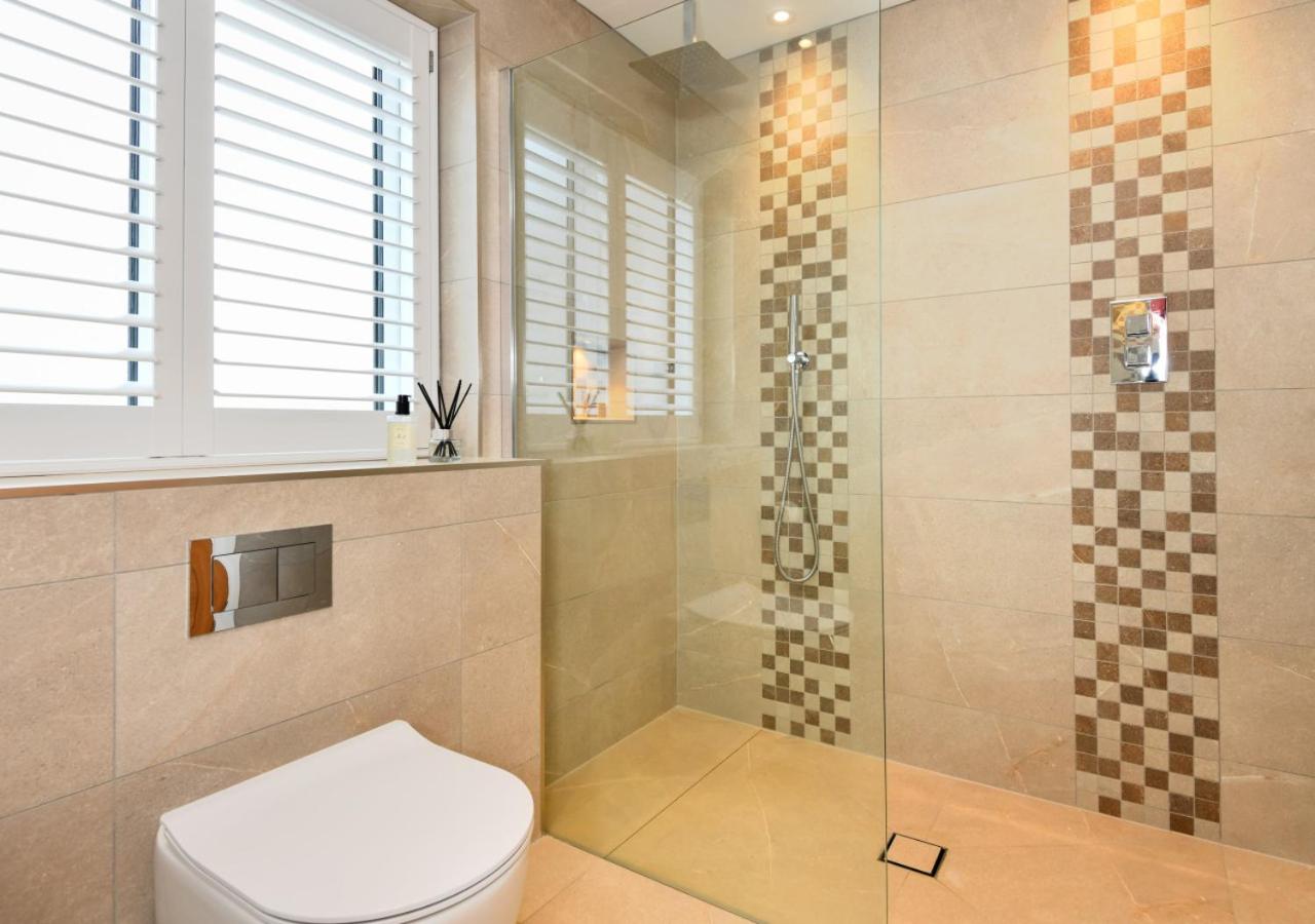 4 Bed in Abersoch oc-skylab