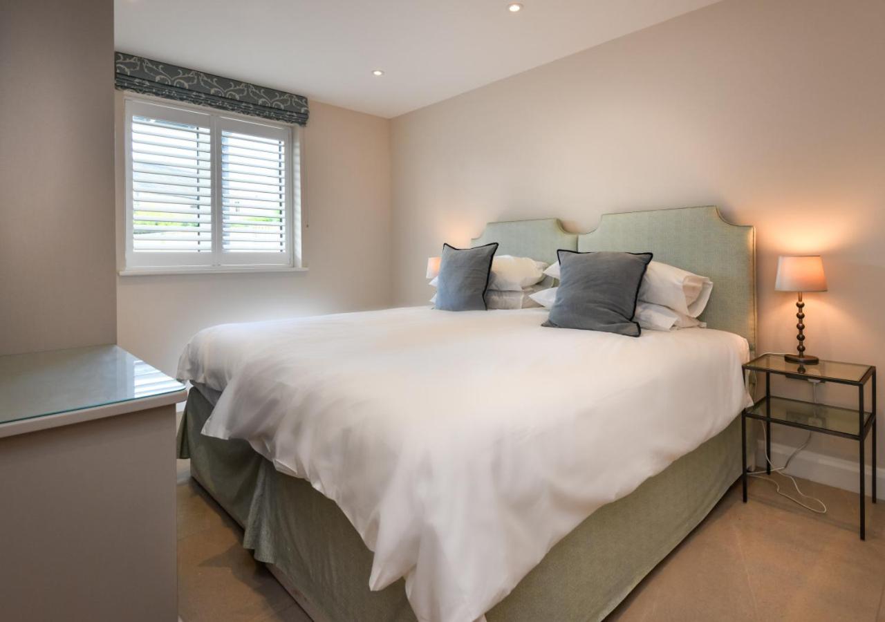 4 Bed in Abersoch oc-skylab