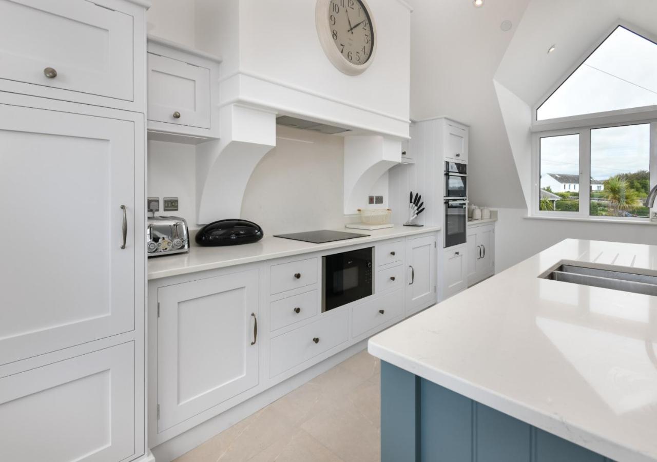 4 Bed in Abersoch oc-skylab